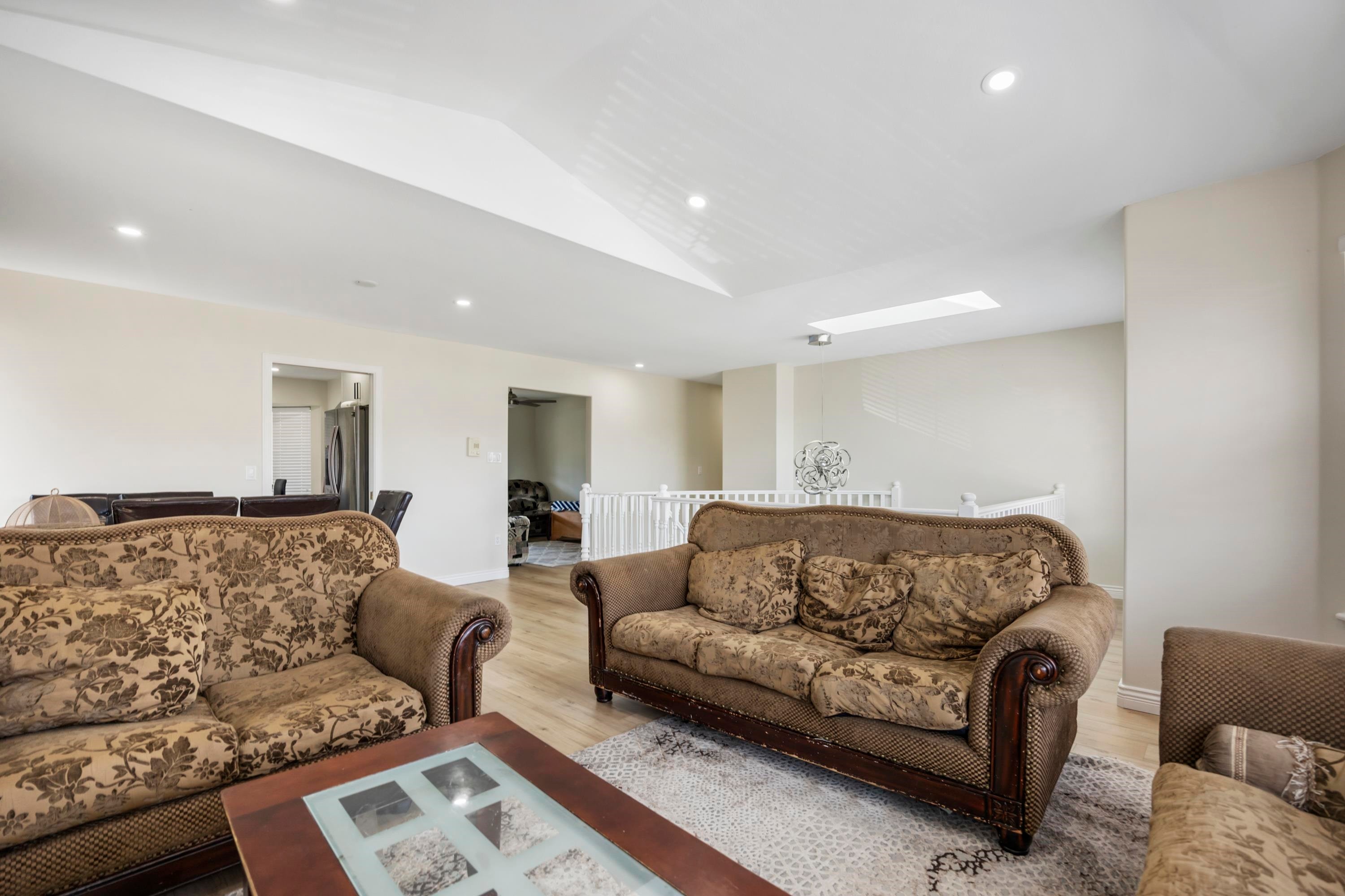 









30516


Robin

Drive,
Abbotsford,




BC
V2T 5S1

