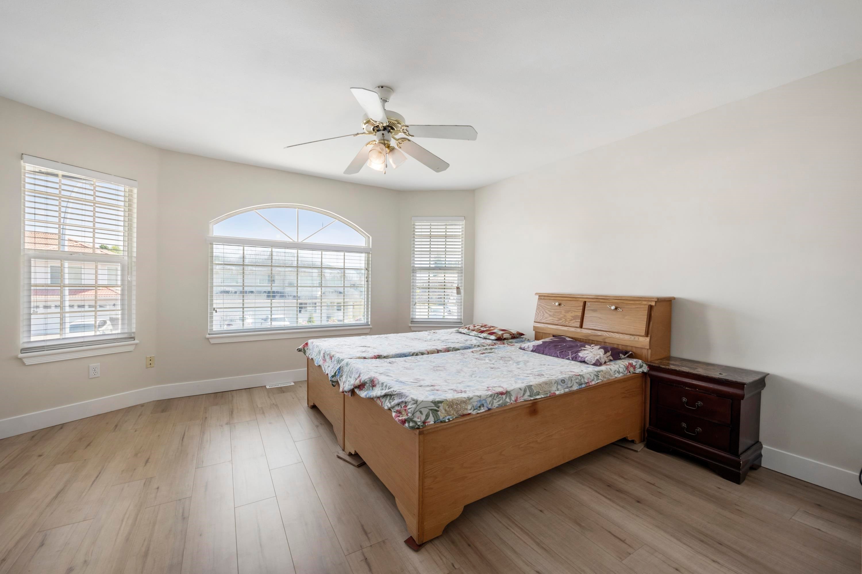 









30516


Robin

Drive,
Abbotsford,




BC
V2T 5S1


