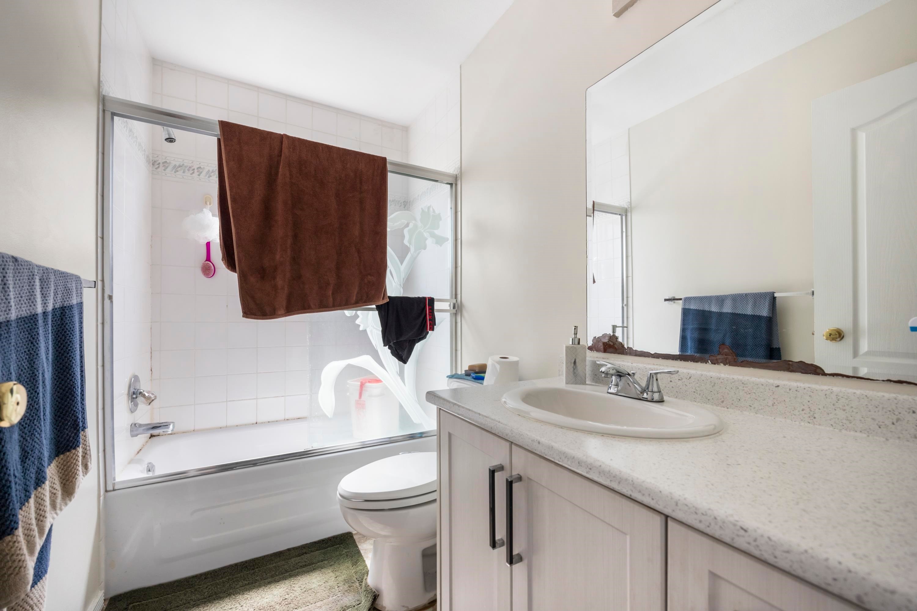 









30516


Robin

Drive,
Abbotsford,




BC
V2T 5S1

