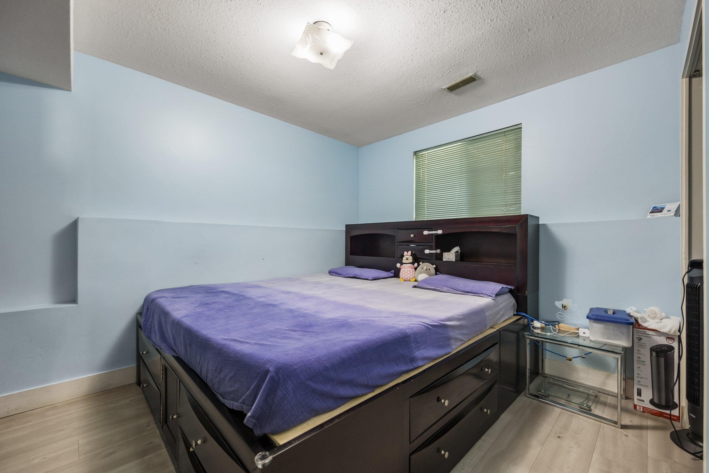 









30516


Robin

Drive,
Abbotsford,




BC
V2T 5S1

