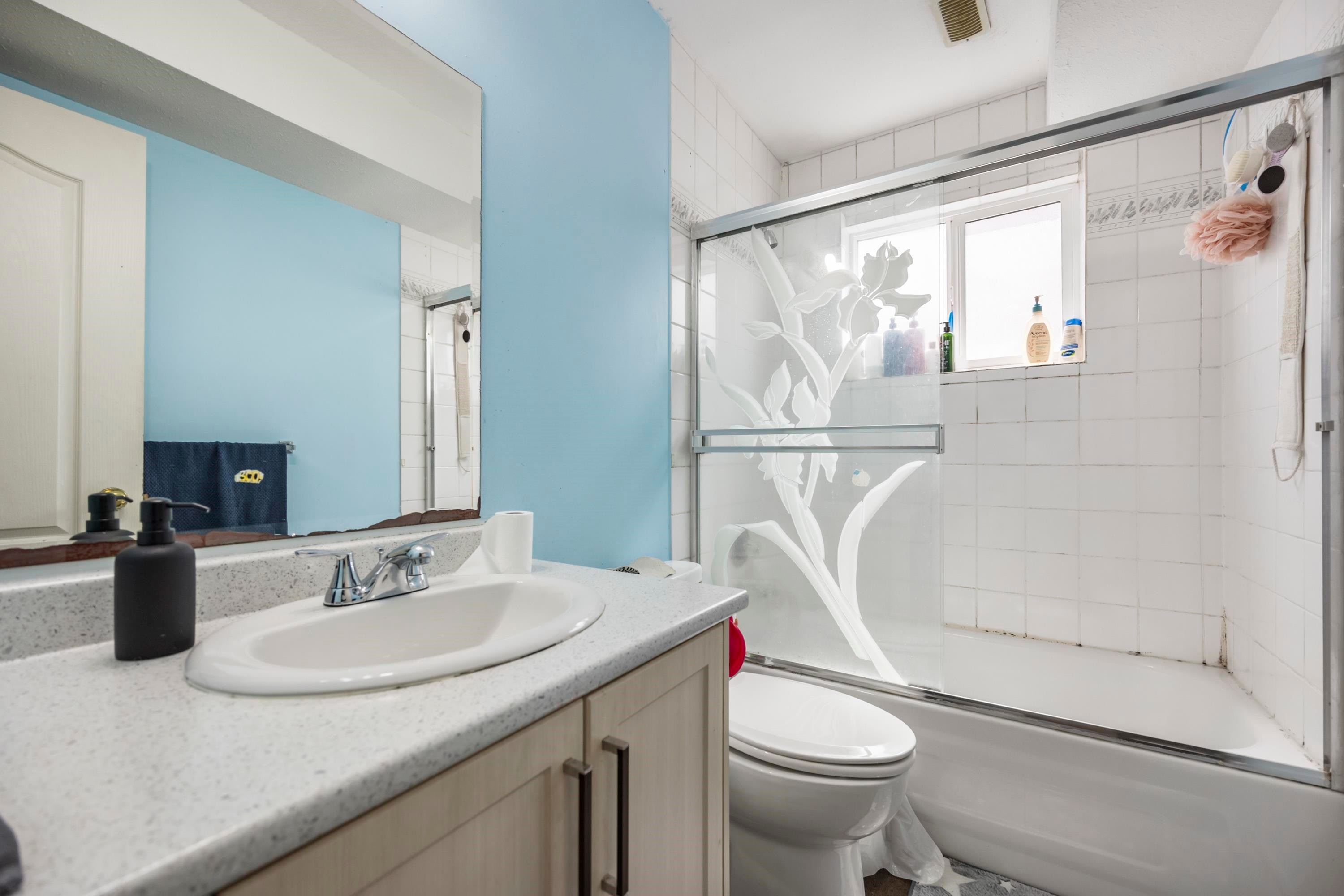 









30516


Robin

Drive,
Abbotsford,




BC
V2T 5S1

