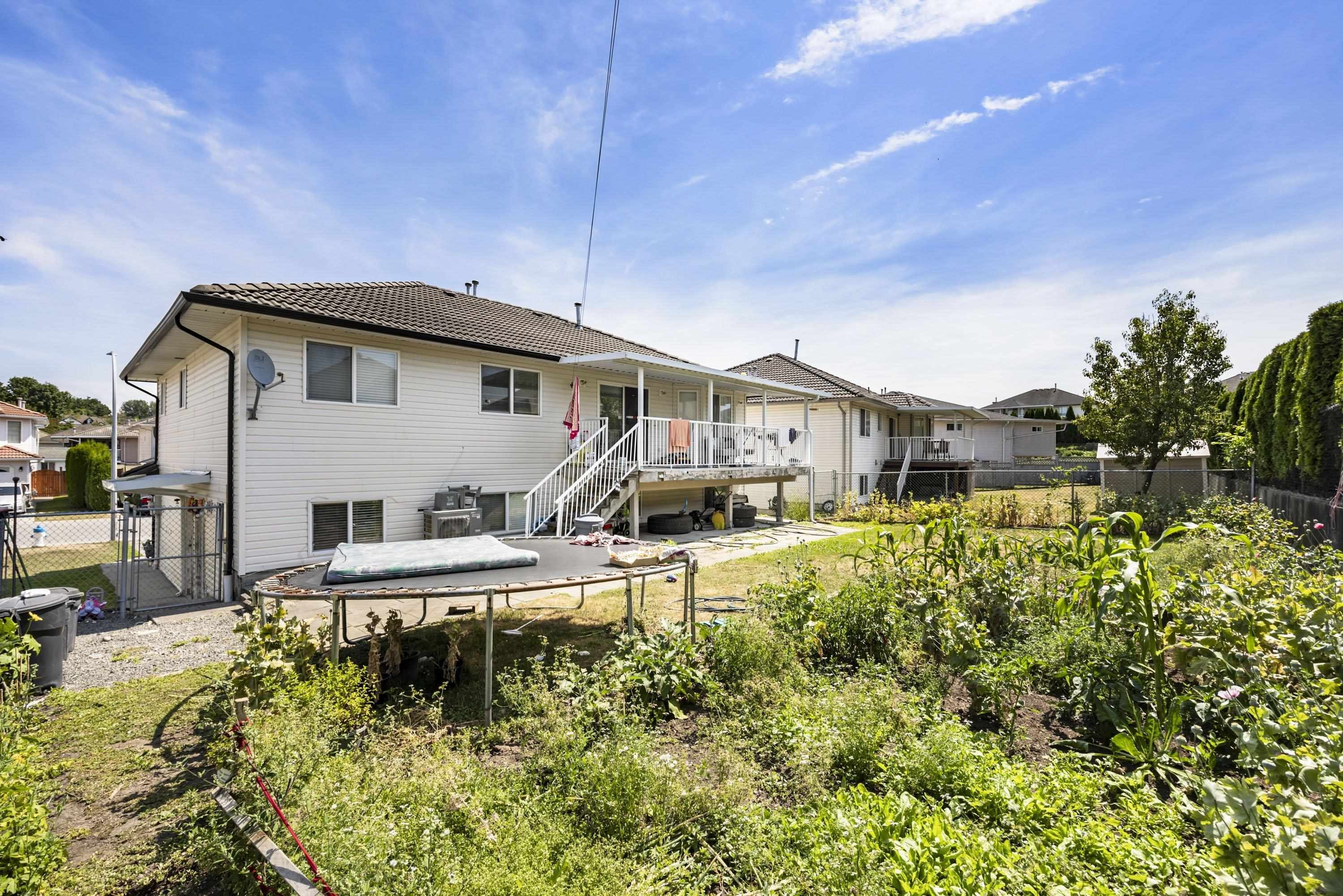 









30516


Robin

Drive,
Abbotsford,




BC
V2T 5S1

