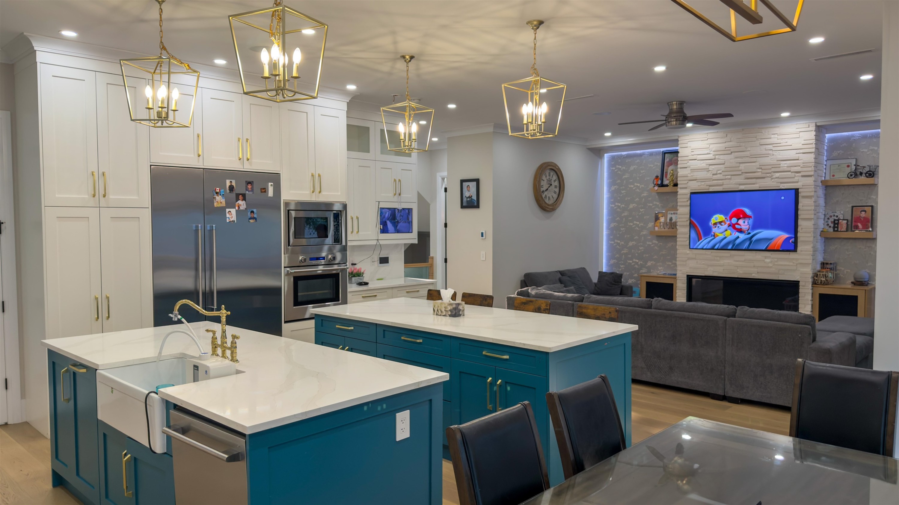 









6816


147

Street,
Surrey,




BC
V3S 2B1

