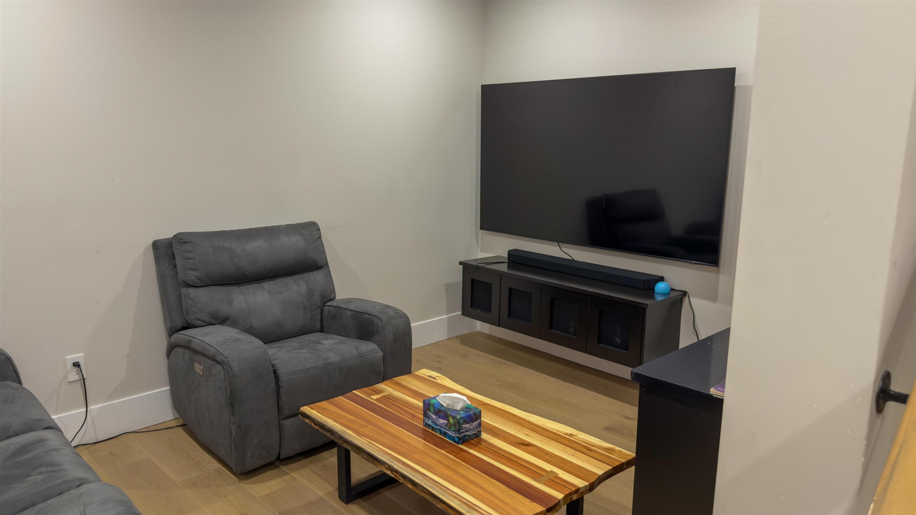 









6816


147

Street,
Surrey,




BC
V3S 2B1

