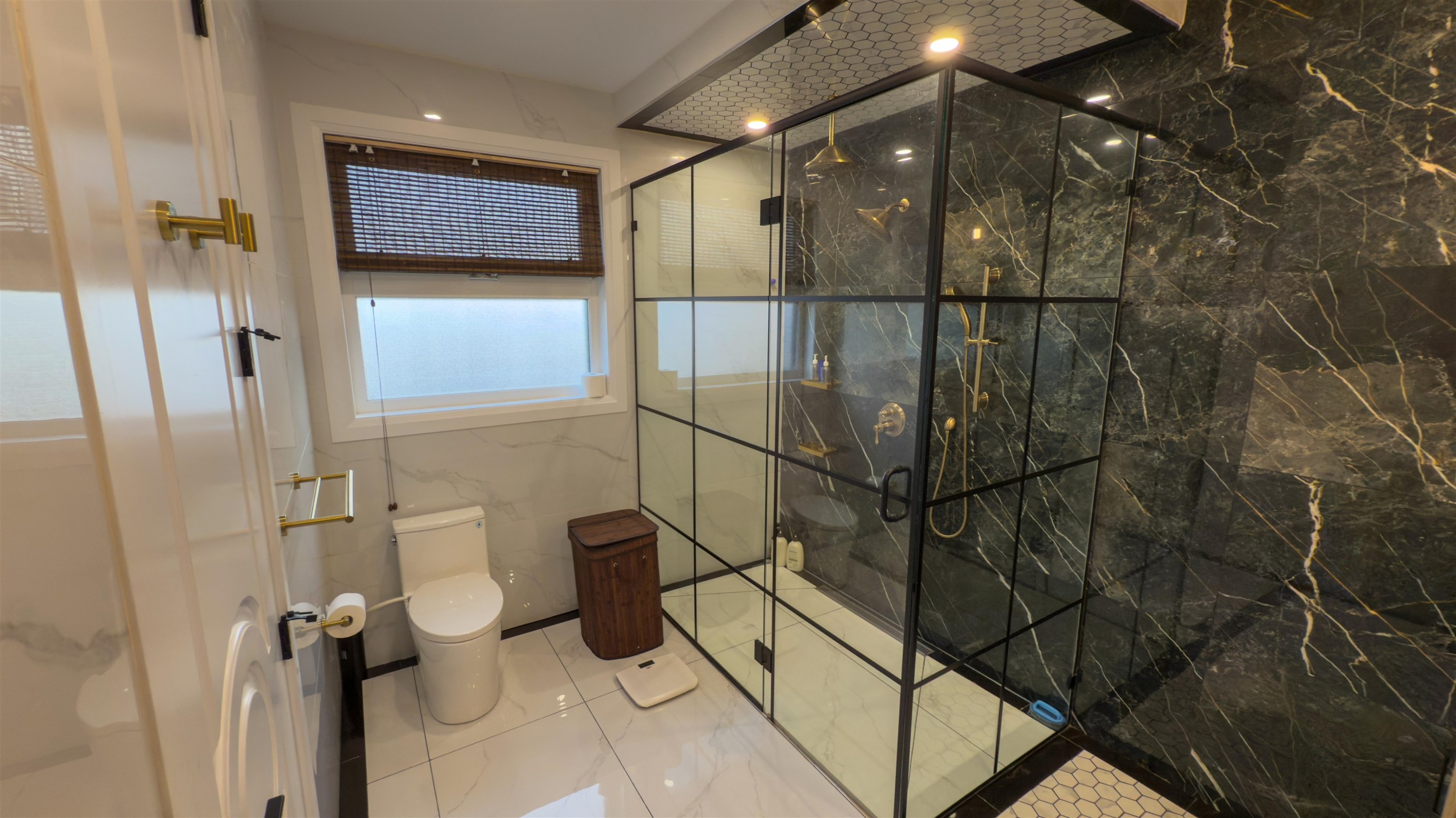 









6816


147

Street,
Surrey,




BC
V3S 2B1

