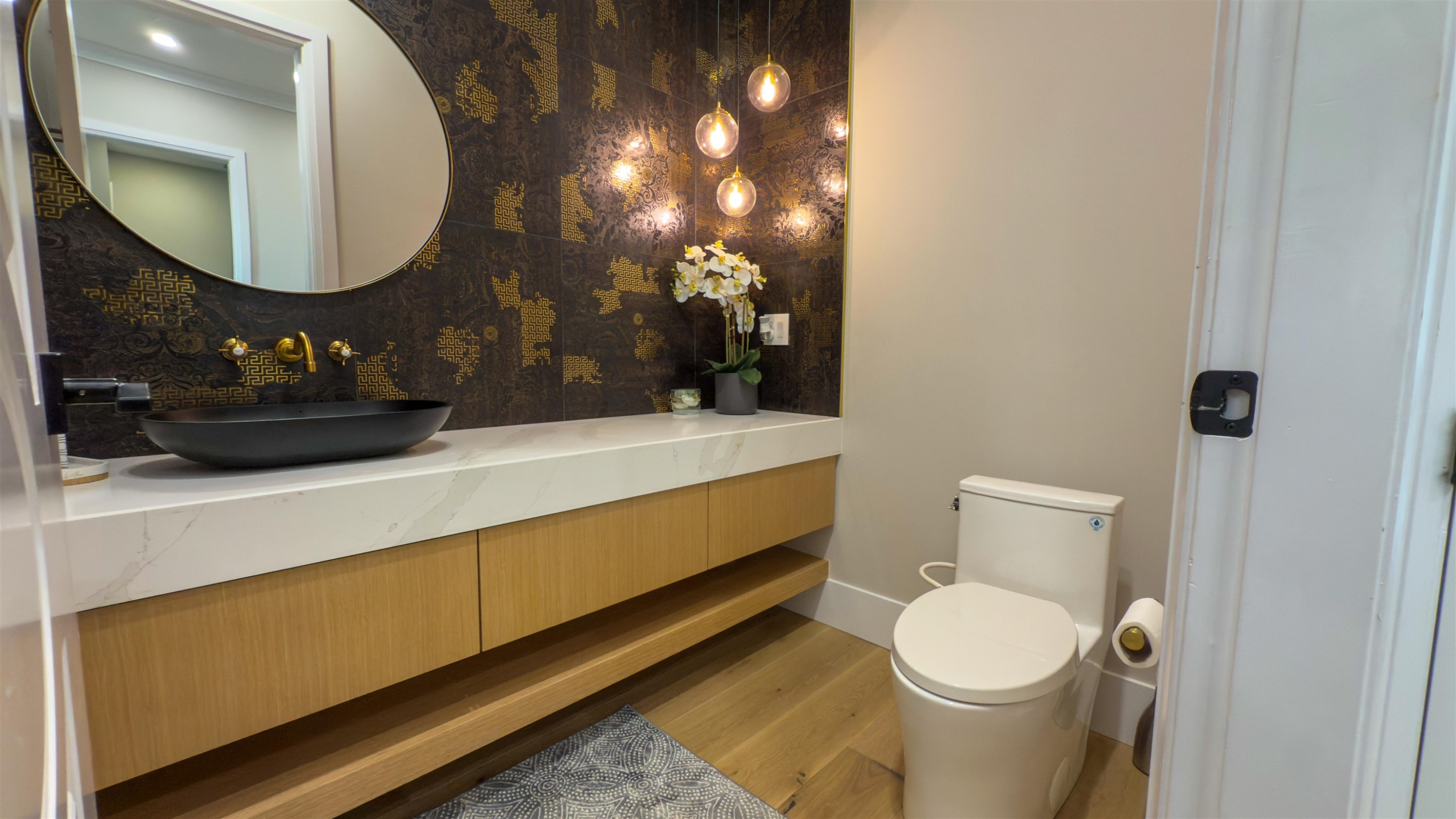 









6816


147

Street,
Surrey,




BC
V3S 2B1

