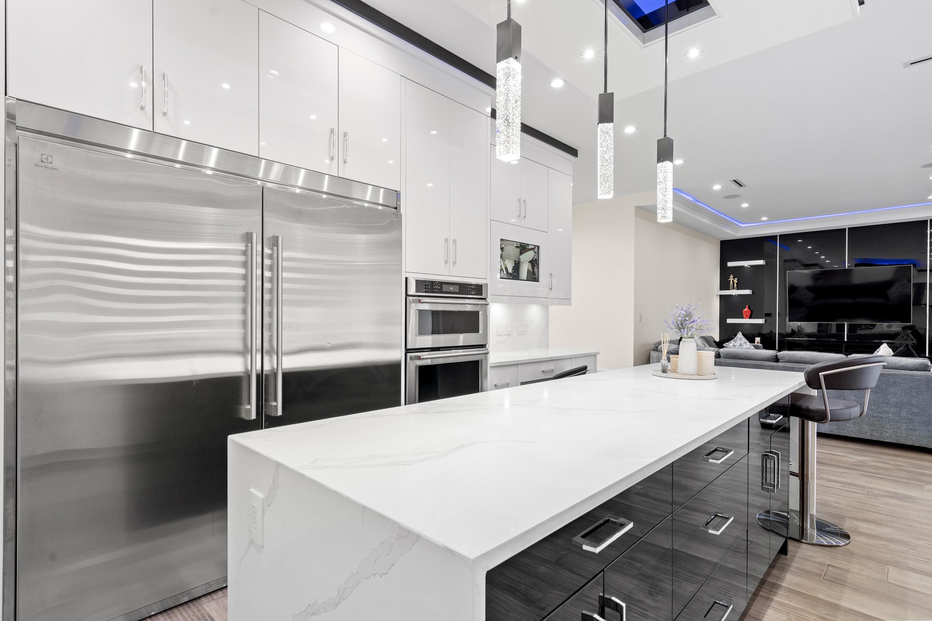 









2245


Beaver

Street,
Abbotsford,




BC
V2T 3C9

