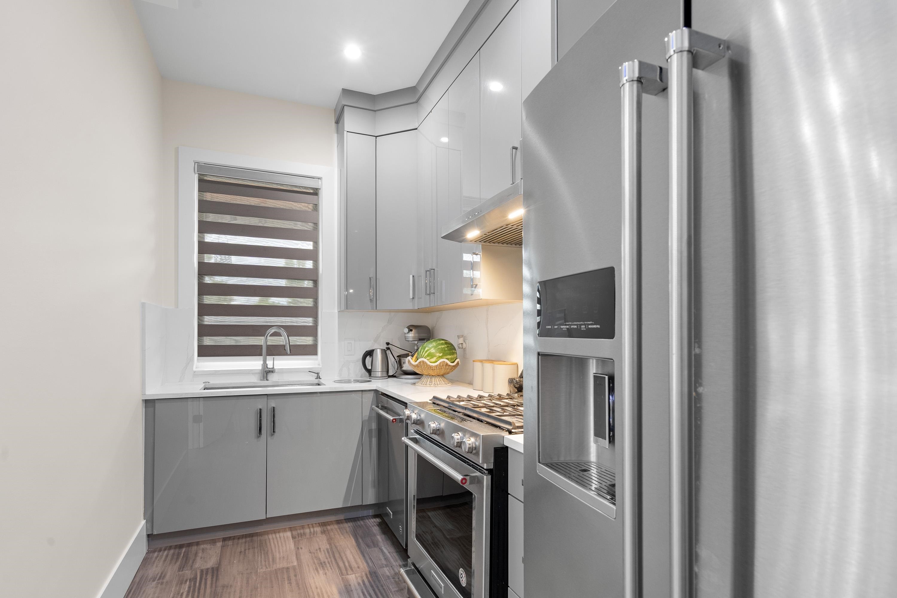 









2245


Beaver

Street,
Abbotsford,




BC
V2T 3C9

