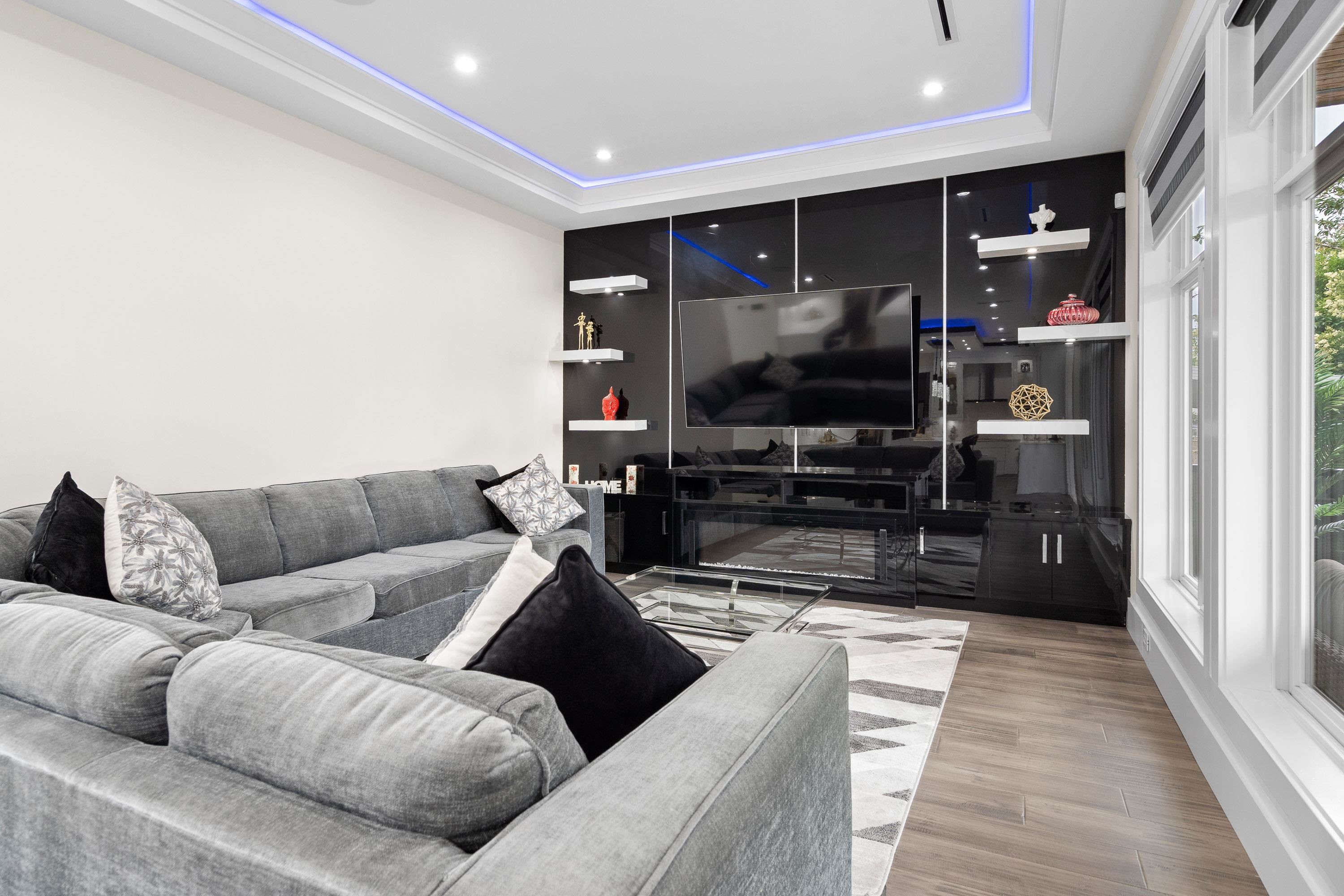 









2245


Beaver

Street,
Abbotsford,




BC
V2T 3C9

