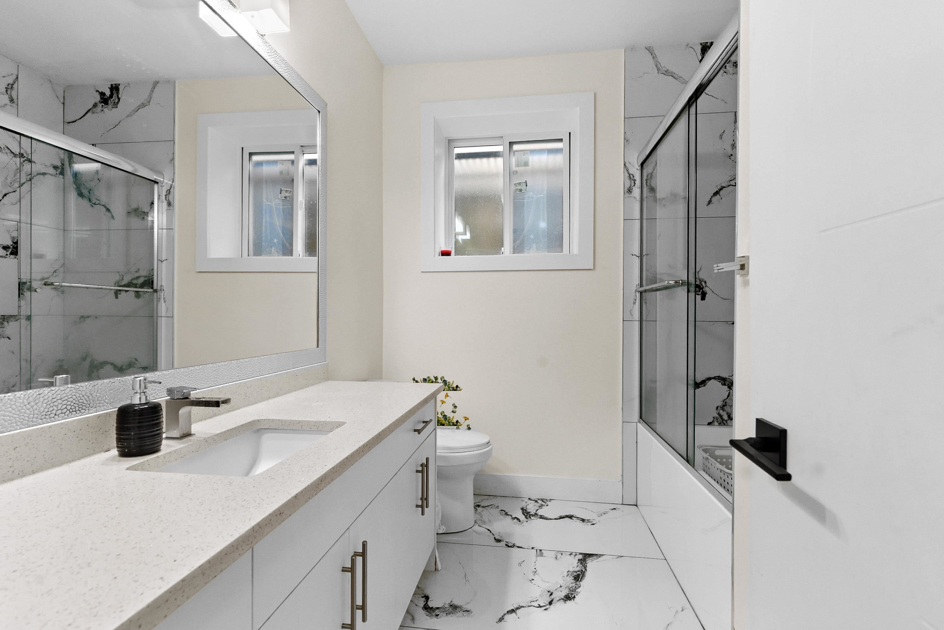 









2245


Beaver

Street,
Abbotsford,




BC
V2T 3C9

