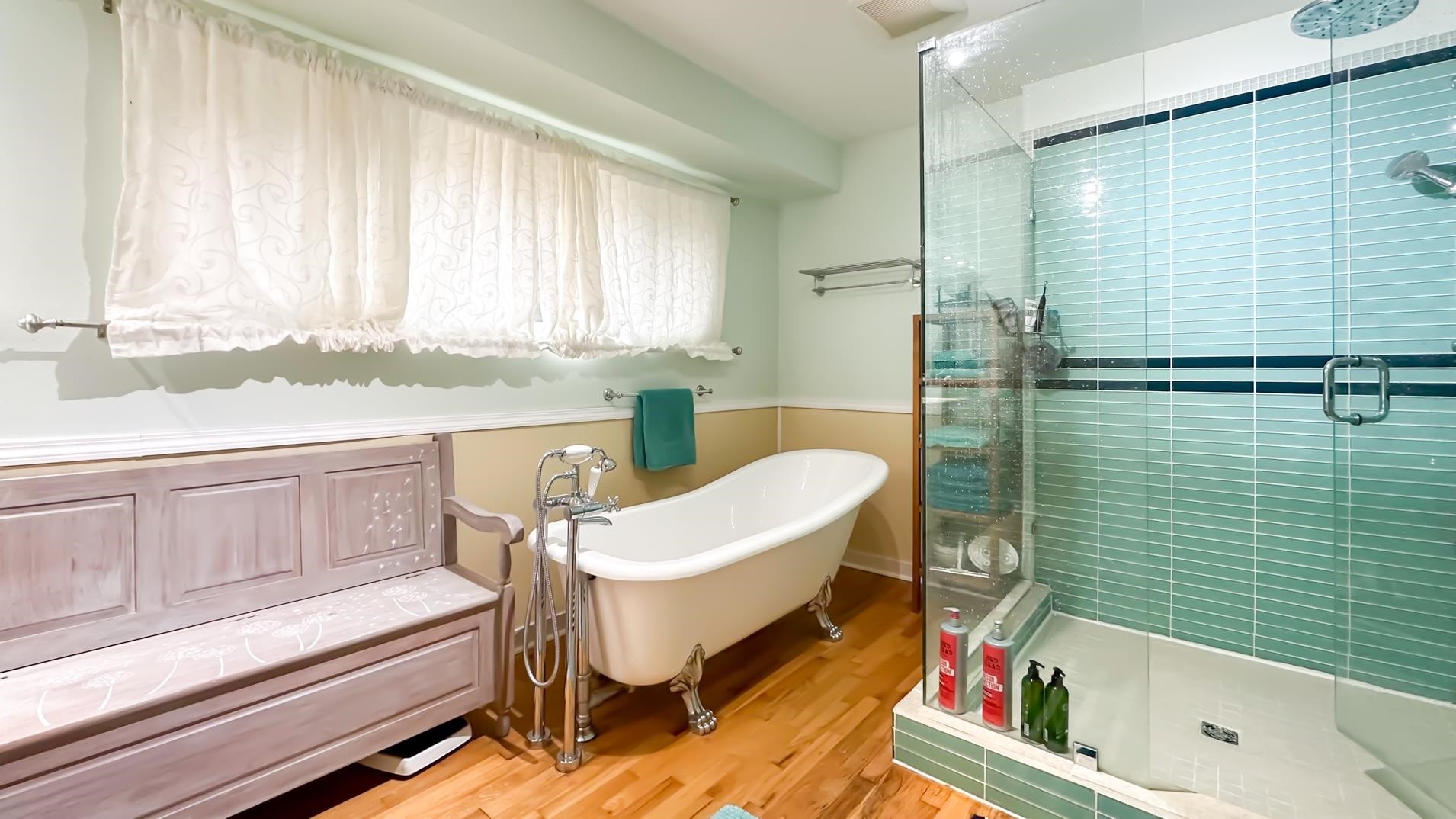 









13195


14

Avenue,
Surrey,




BC
V4A 1G6

