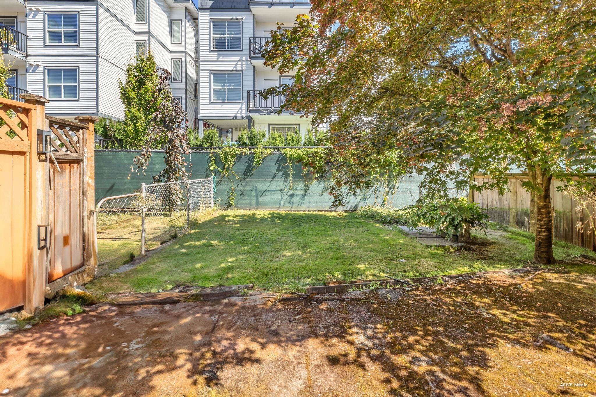 









9955


140

Street, 56,
Surrey,




BC
V3T 4M4

