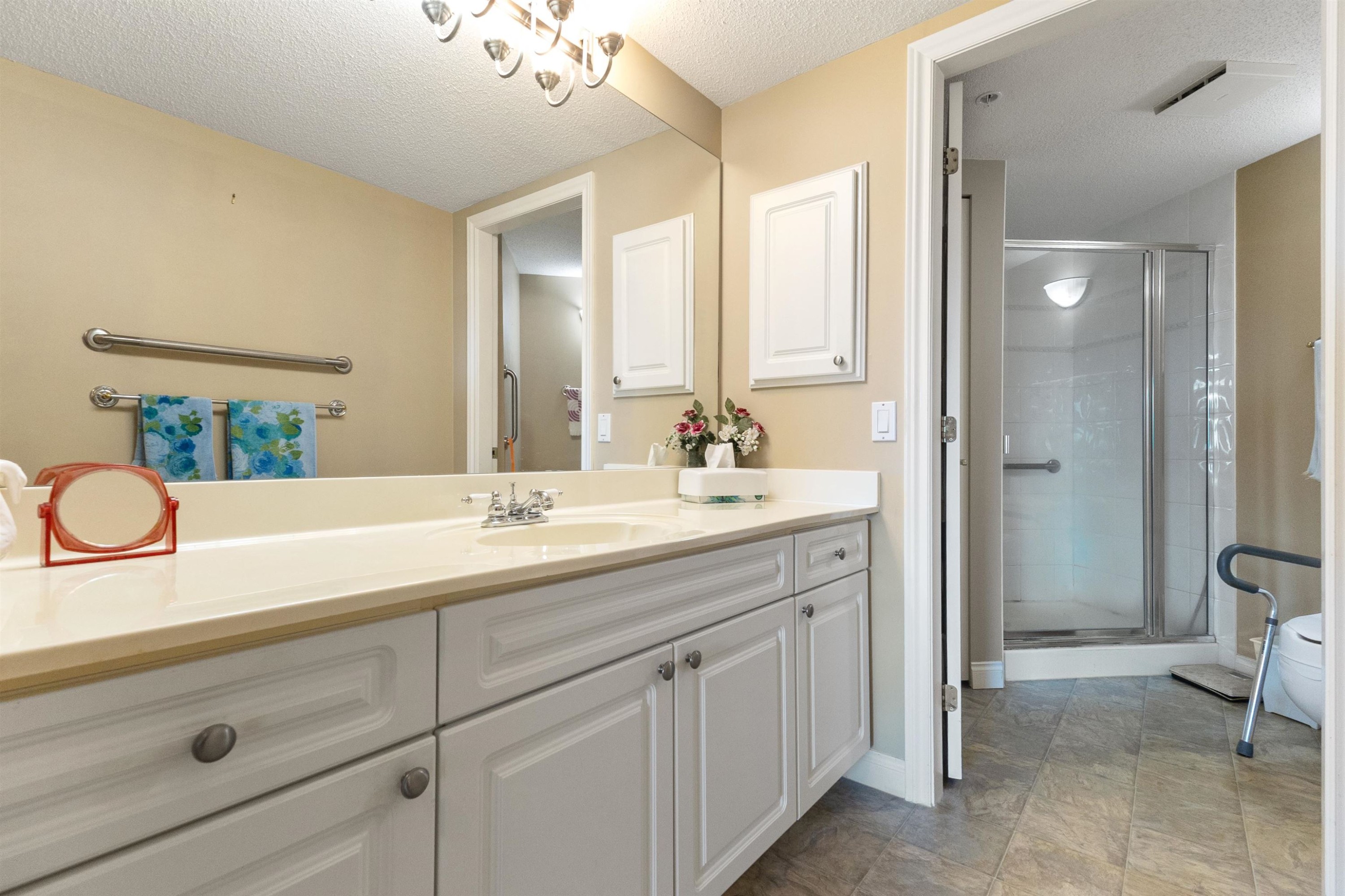 









33065


Mill Lake

Road, 1202,
Abbotsford,




BC
V2S 8E6

