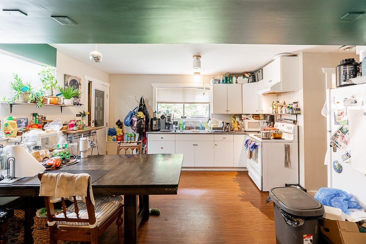 









2224


Mouldstade

Road,
Abbotsford,




BC
V2S 3X4

