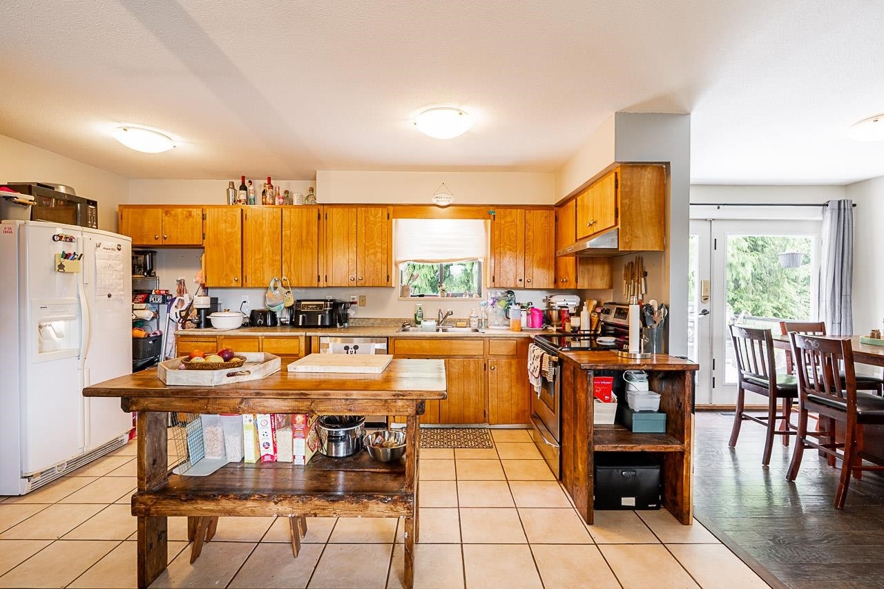 









2224


Mouldstade

Road,
Abbotsford,




BC
V2S 3X4

