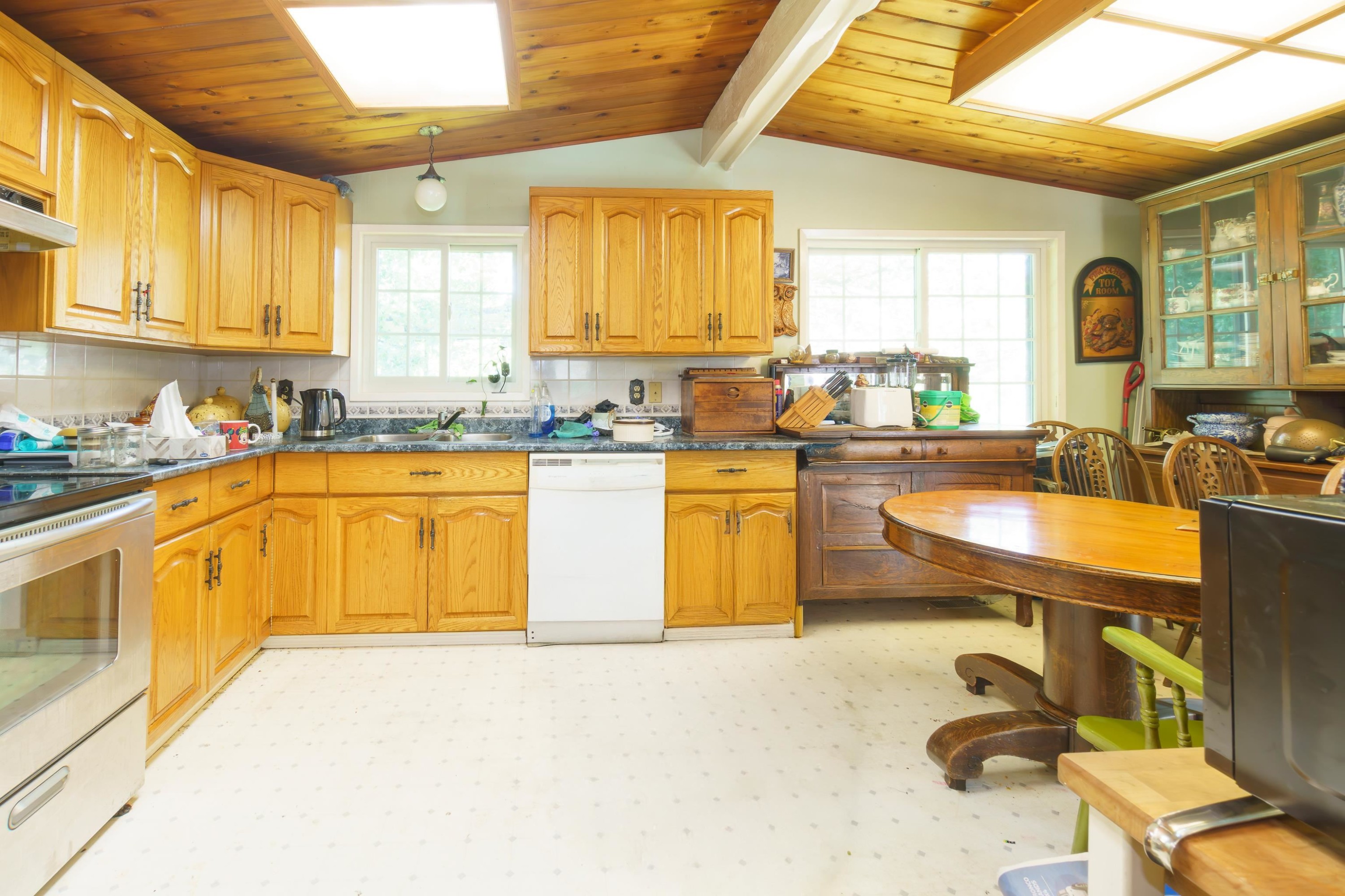 









8086


Cedar

Street,
Mission,




BC
V2V 3N3

