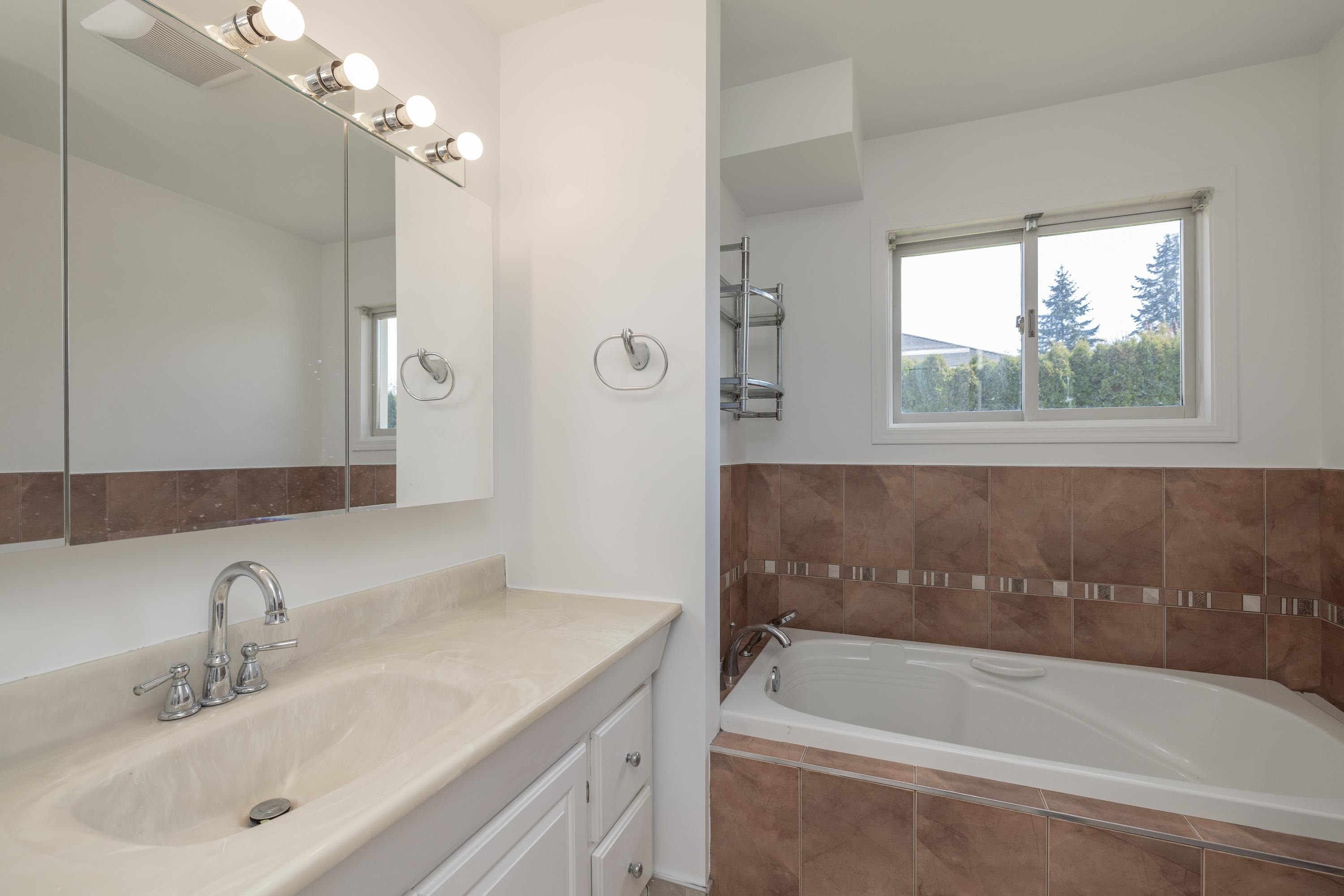 









4458


Benz

Crescent,
Langley,




BC
V2Z 1L5

