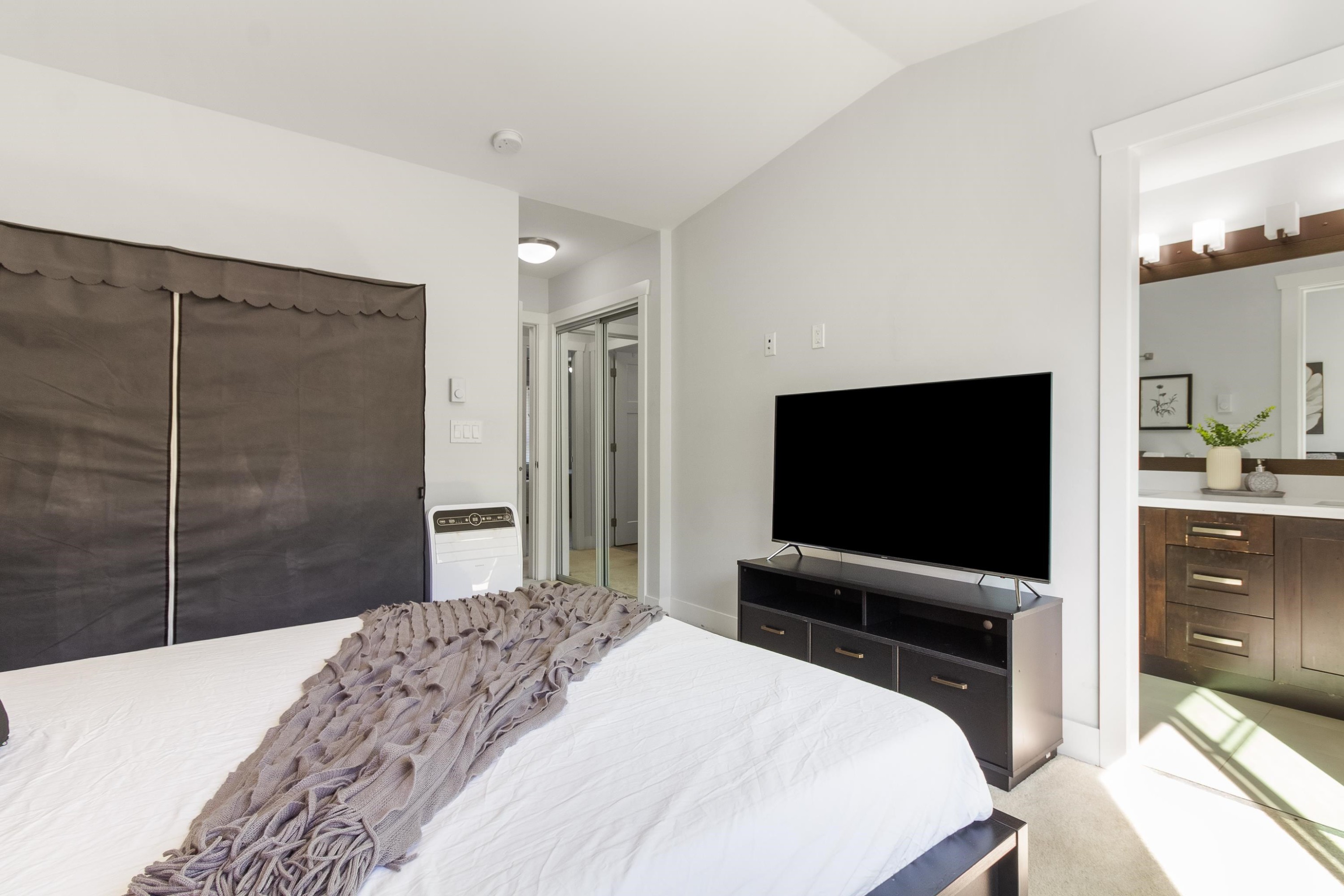 









14285


64

Avenue, 10,
Surrey,




BC
V3W 1Z2

