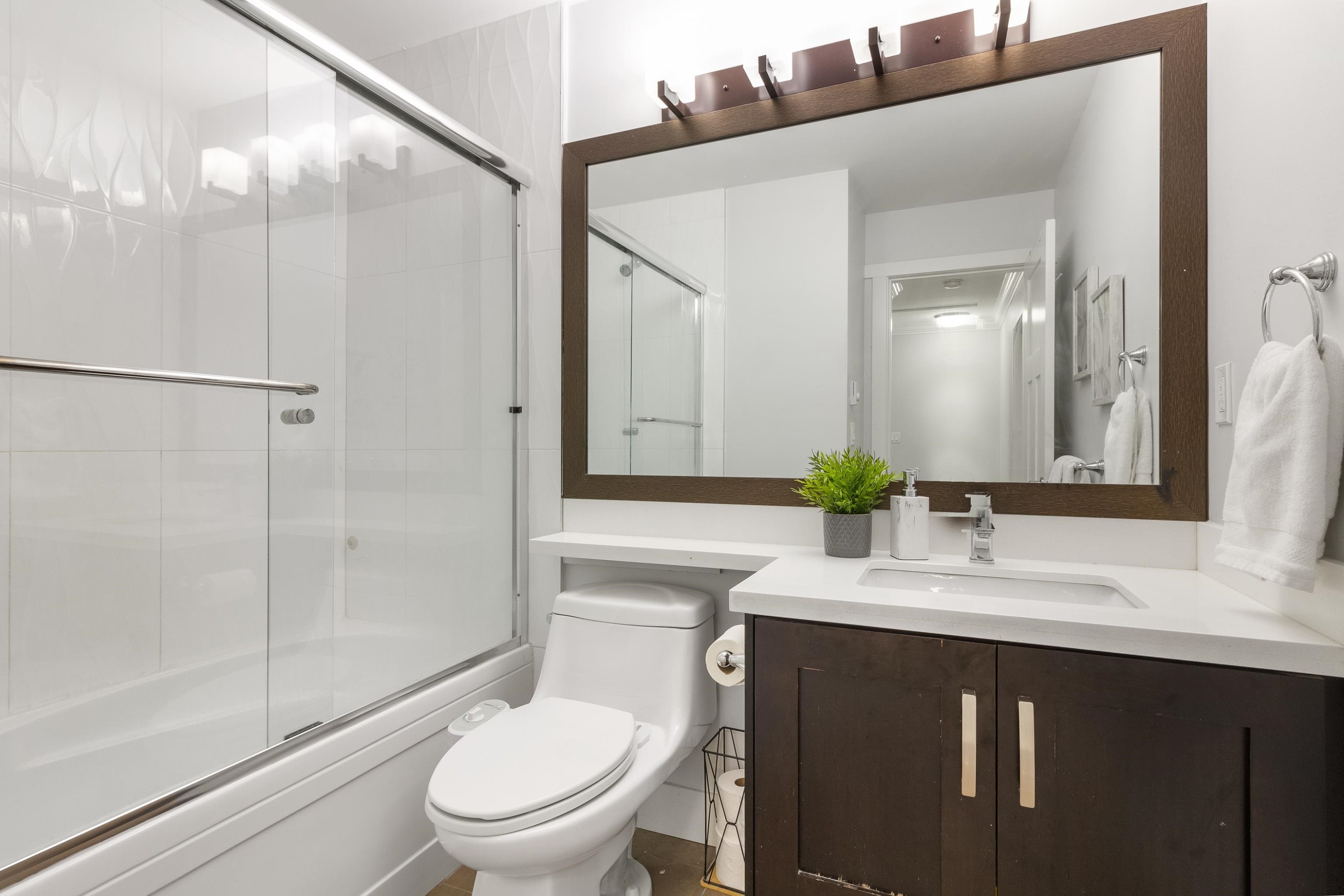 









14285


64

Avenue, 10,
Surrey,




BC
V3W 1Z2

