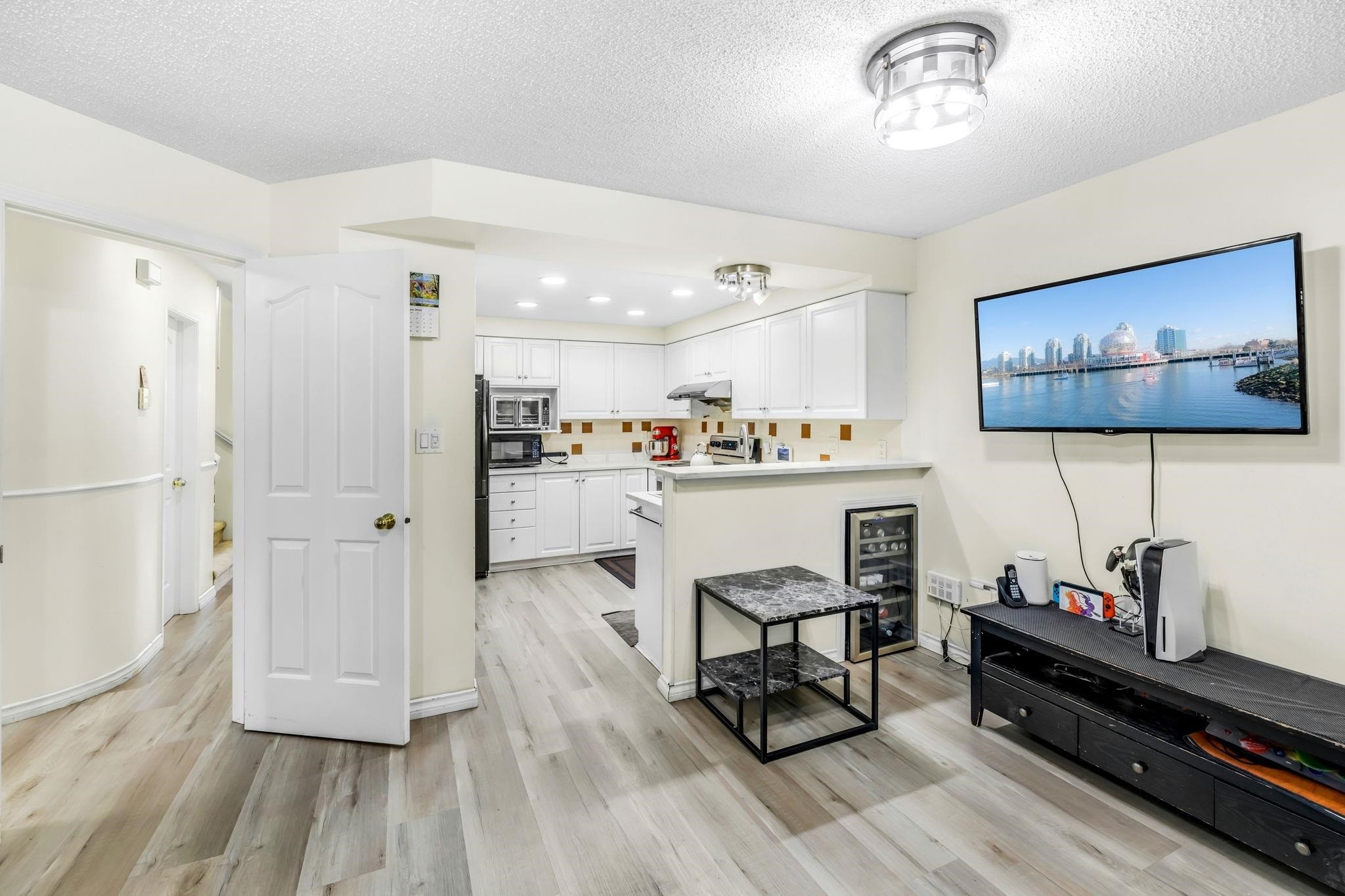 









6478


121

Street, 17,
Surrey,




BC
V3W 0Y5

