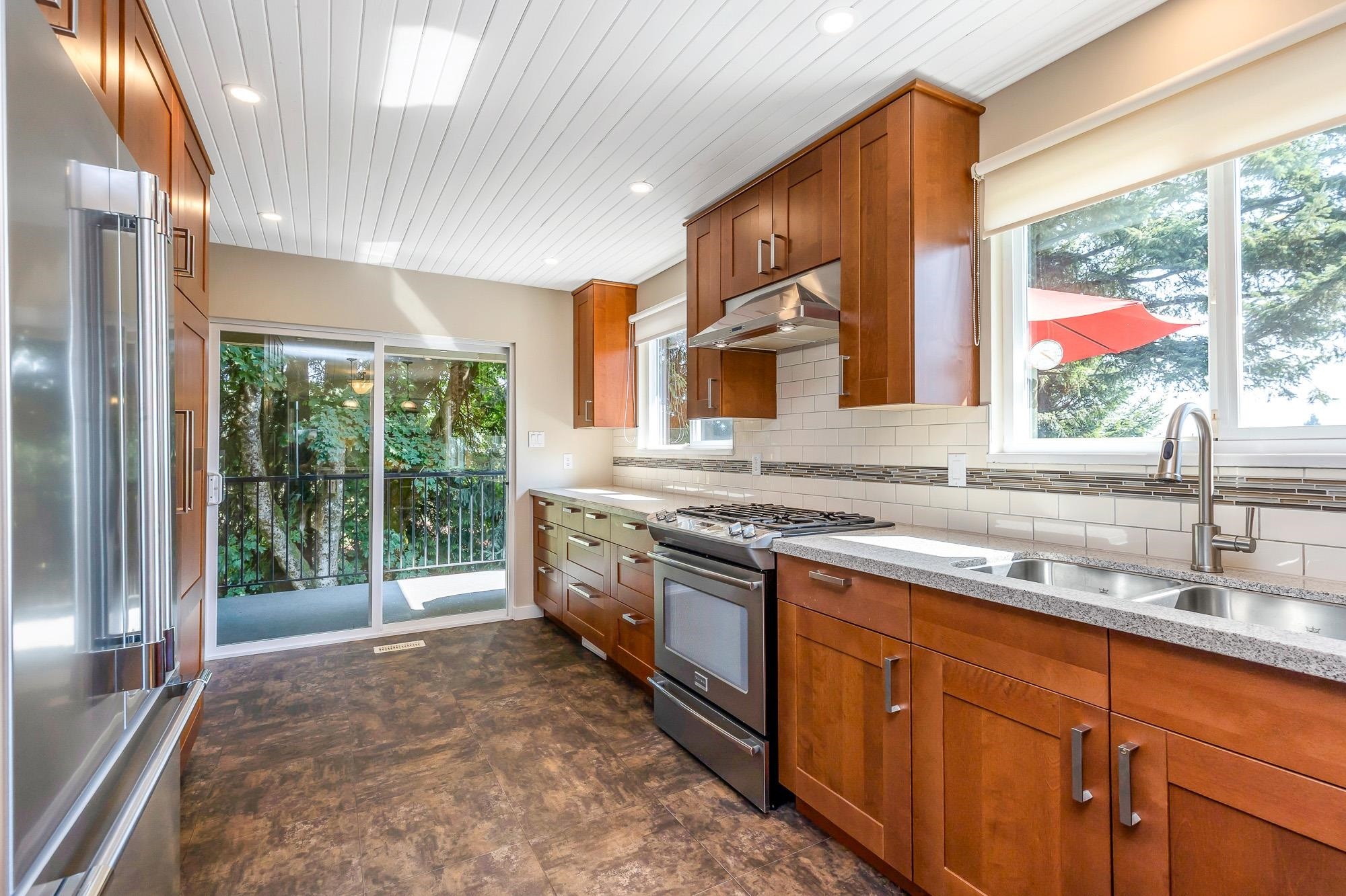 









29665


Glengarry

Avenue,
Abbotsford,




BC
V4X 1Z7

