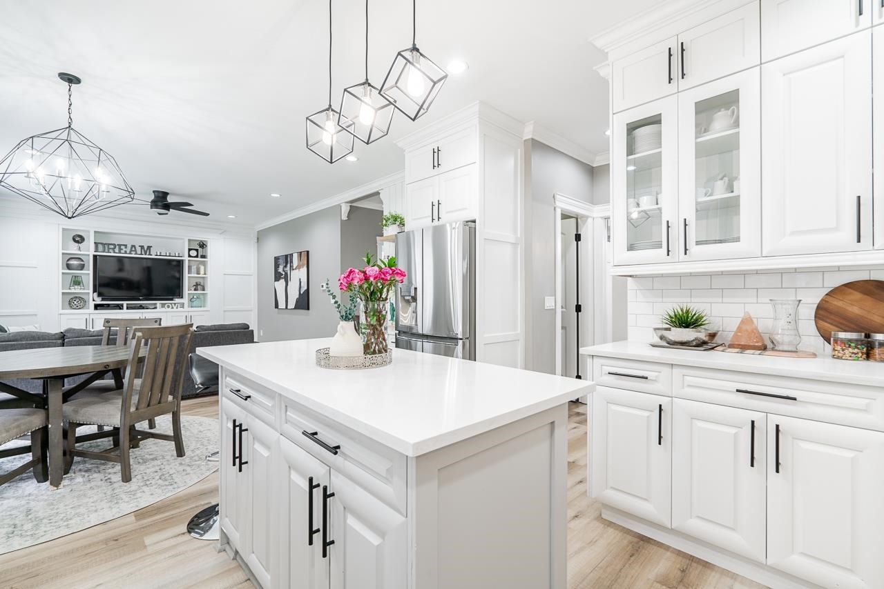 









7077


149a

Street,
Surrey,




BC
V3S 1K2

