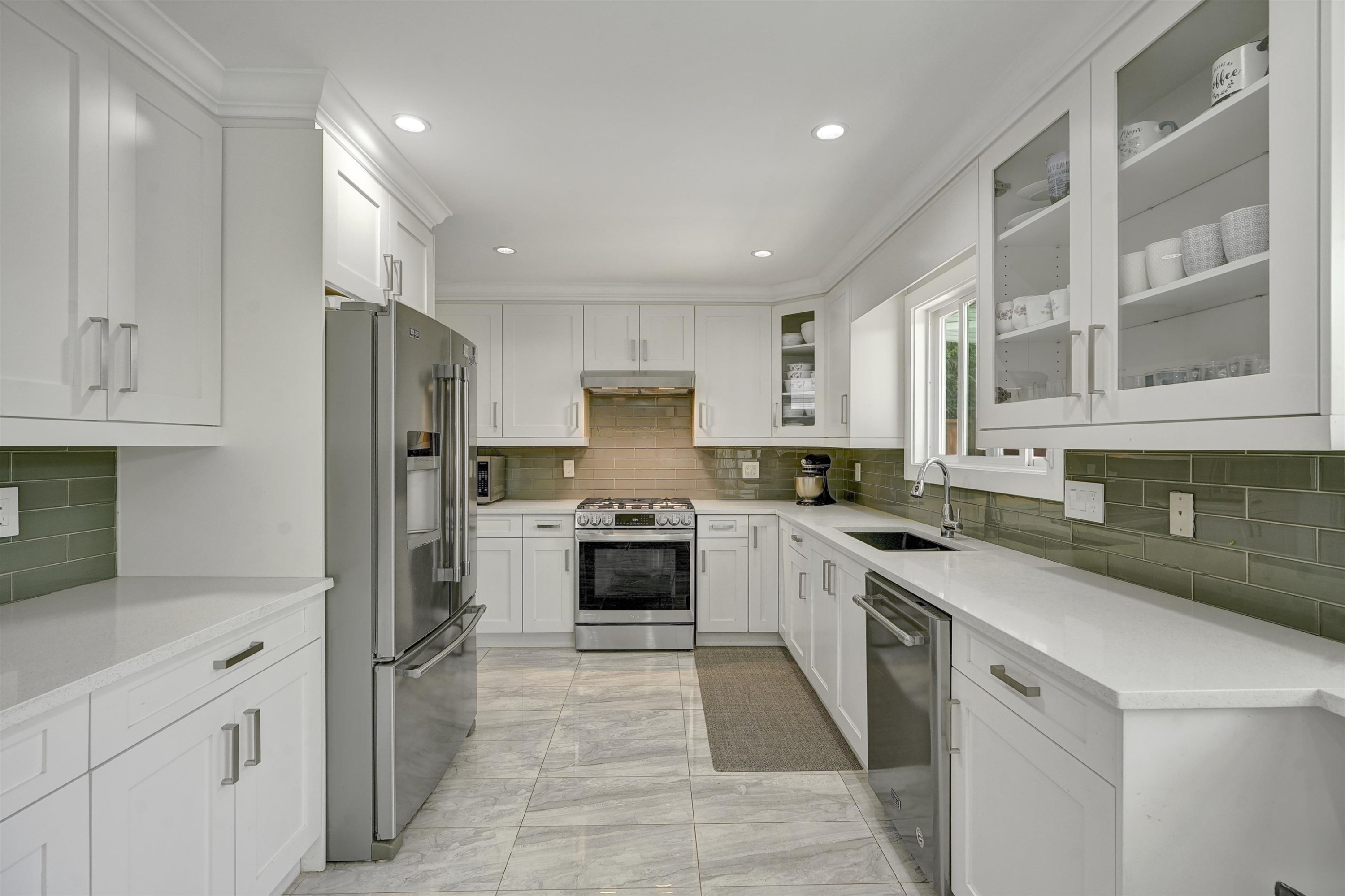 









6875


Rockford

Place,
Delta,




BC
V4E 2S5

