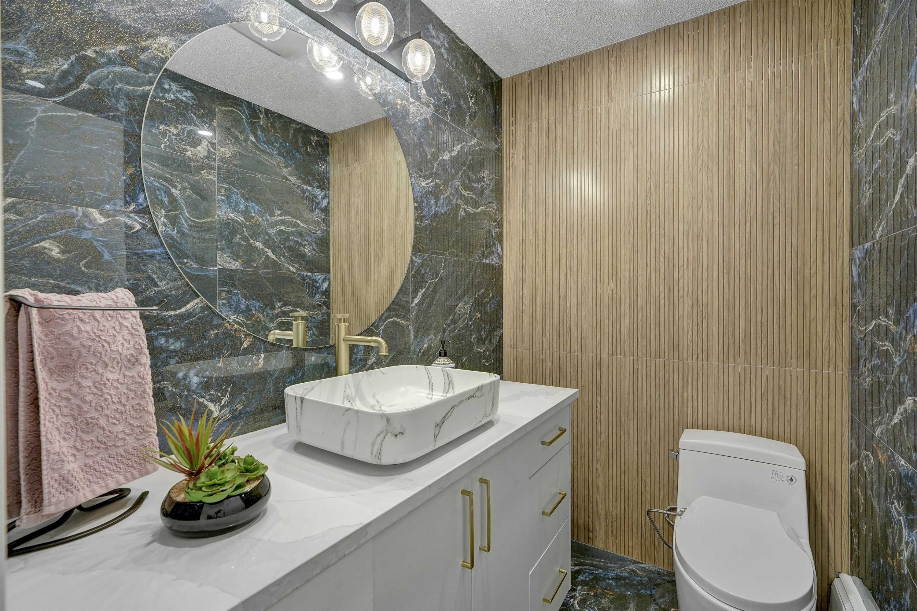 









6875


Rockford

Place,
Delta,




BC
V4E 2S5

