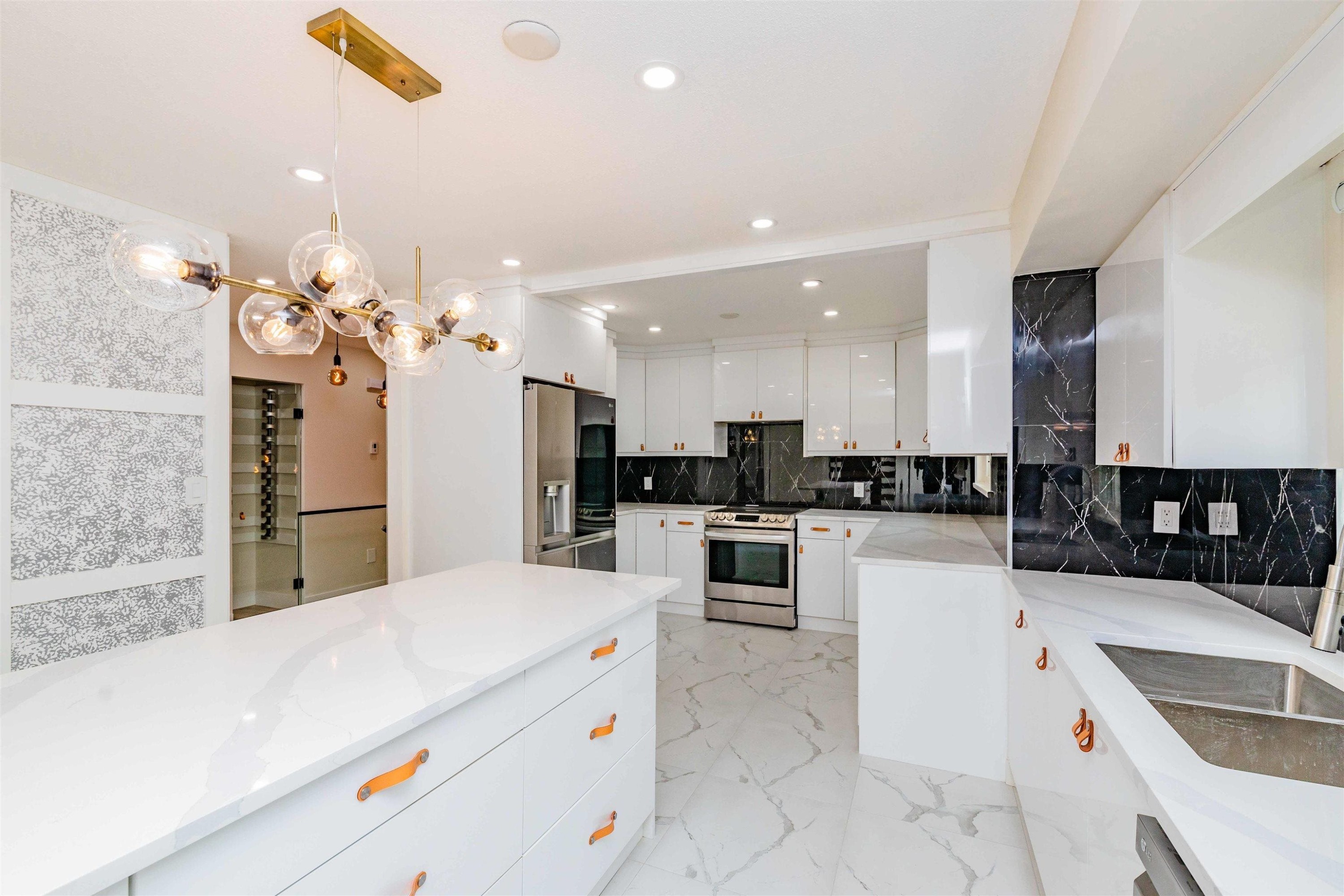 









3097


Goldfinch

Street,
Abbotsford,




BC
V2T 5J4

