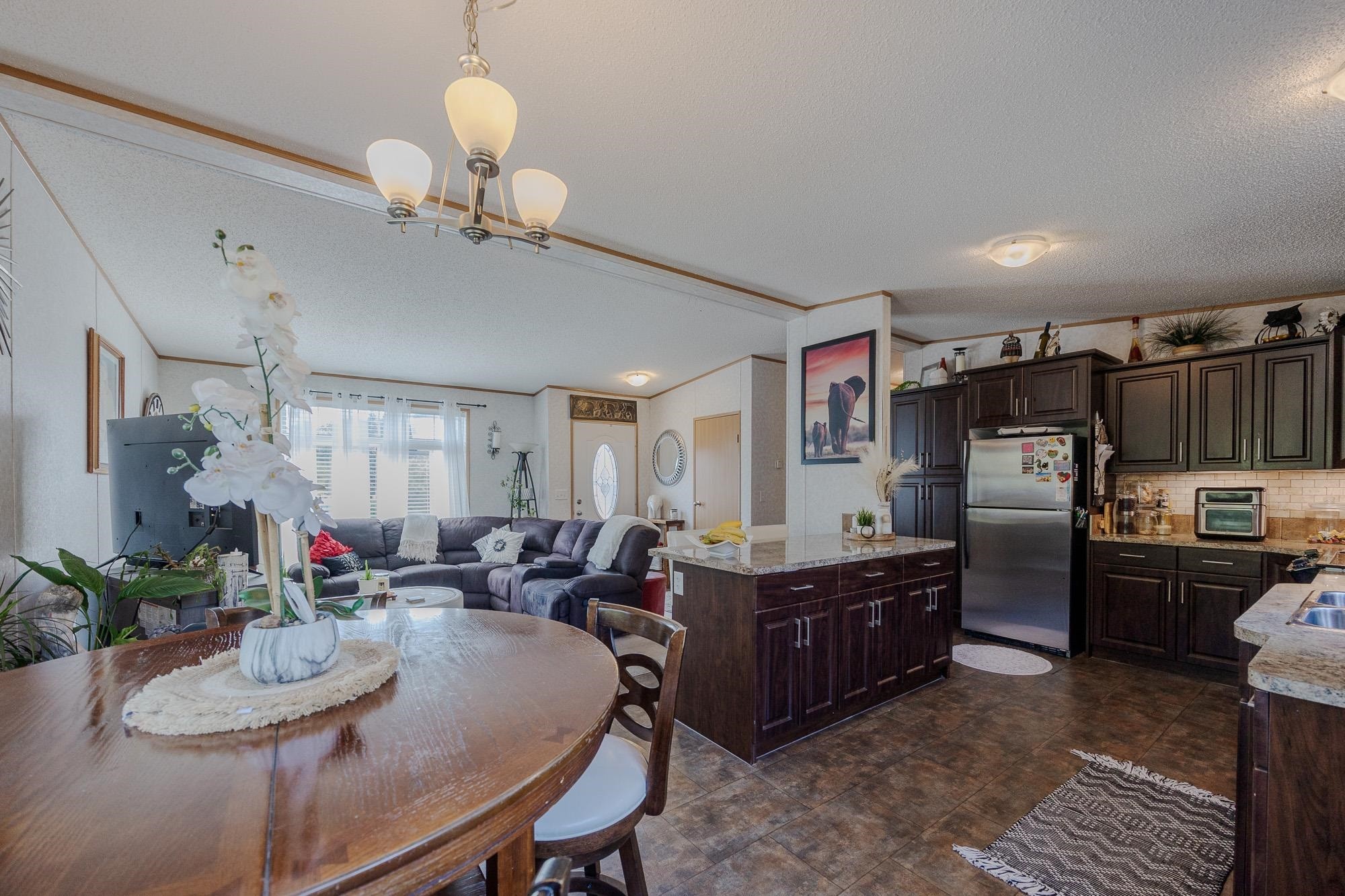 









8220


King George

Boulevard, 19,
Surrey,




BC
V3W 6E1

