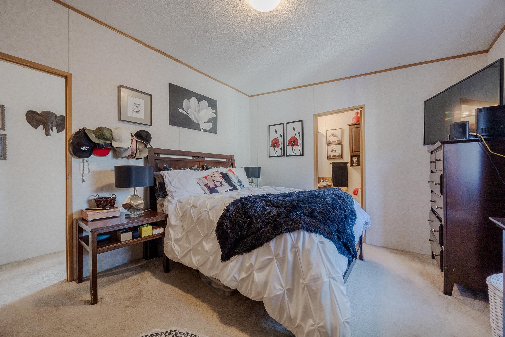 









8220


King George

Boulevard, 19,
Surrey,




BC
V3W 6E1

