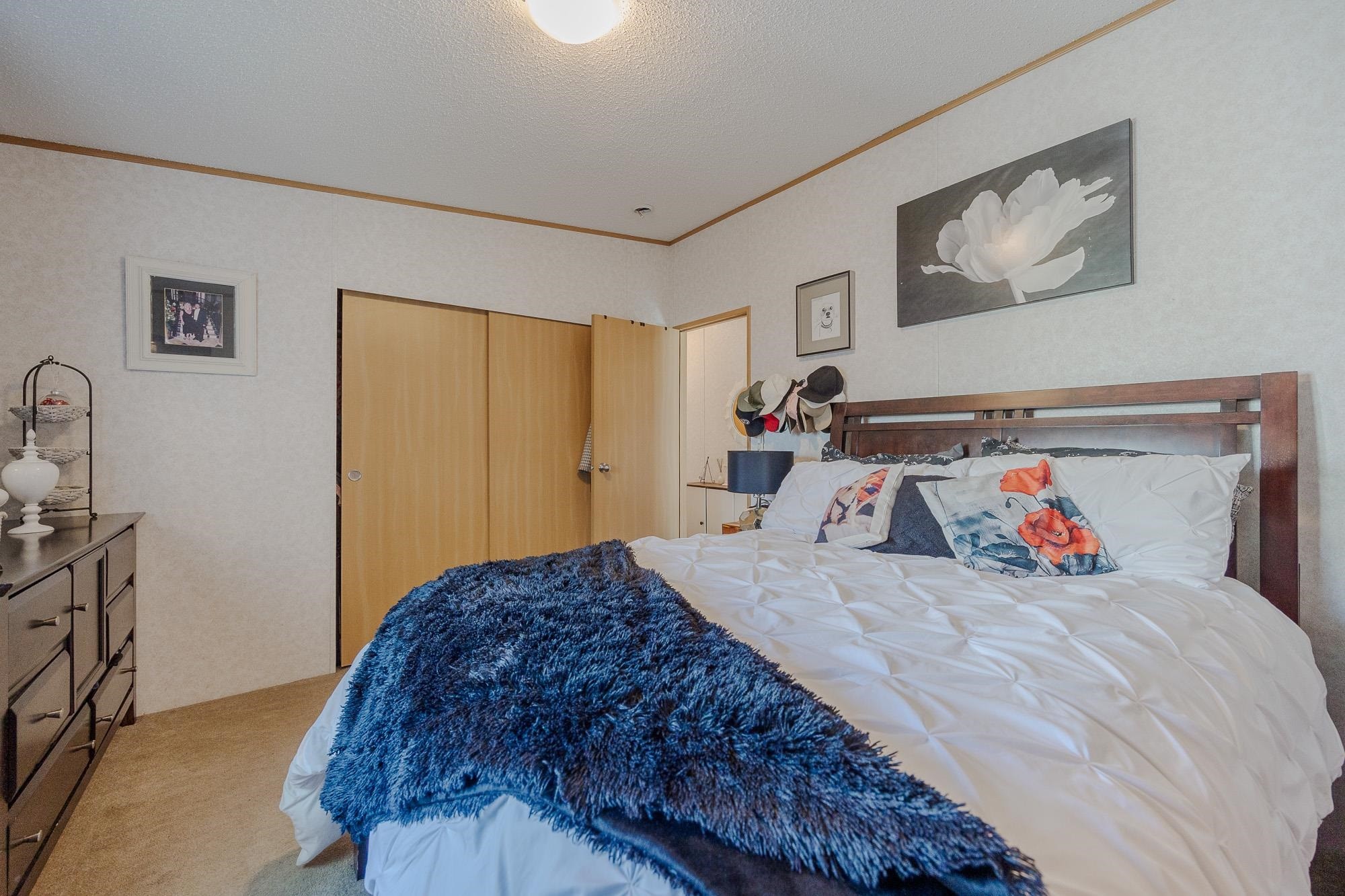 









8220


King George

Boulevard, 19,
Surrey,




BC
V3W 6E1

