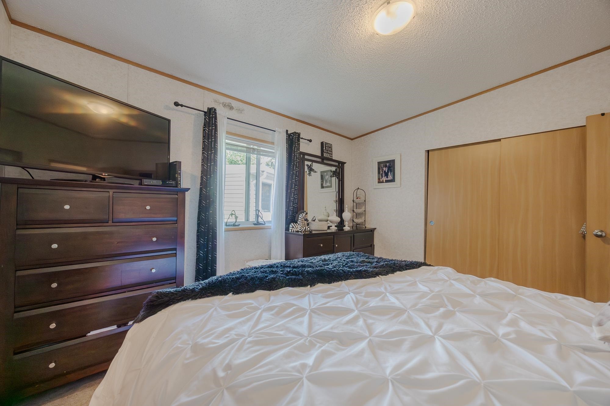 









8220


King George

Boulevard, 19,
Surrey,




BC
V3W 6E1

