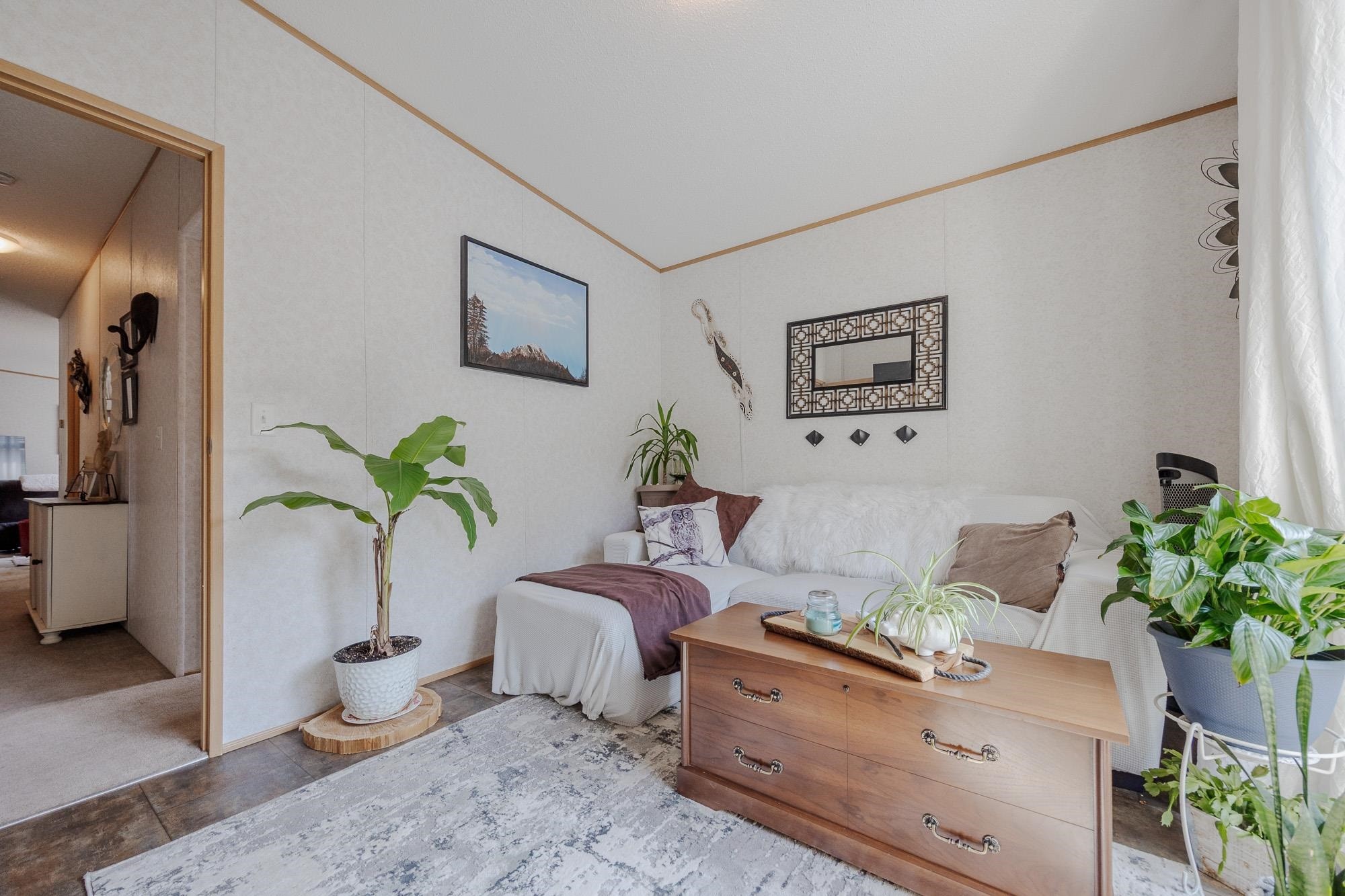 









8220


King George

Boulevard, 19,
Surrey,




BC
V3W 6E1

