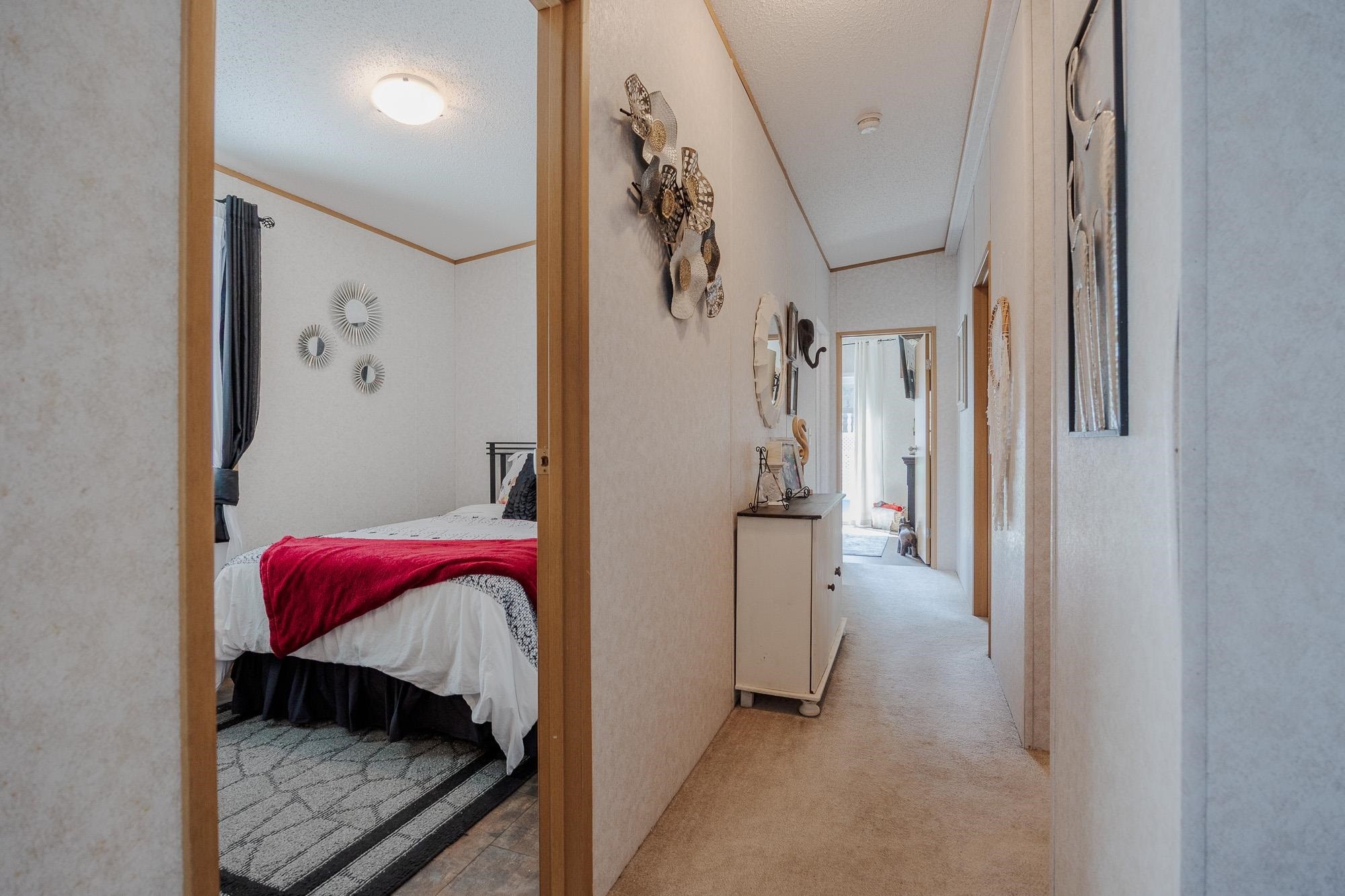 









8220


King George

Boulevard, 19,
Surrey,




BC
V3W 6E1

