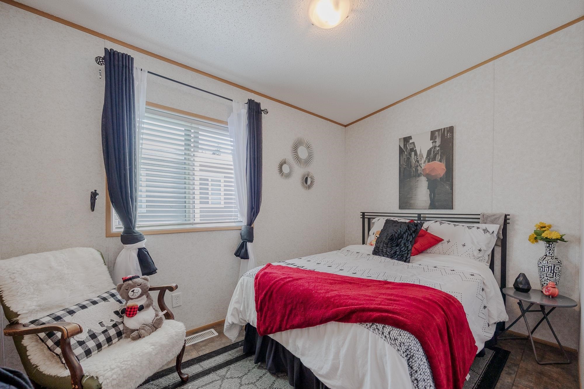 









8220


King George

Boulevard, 19,
Surrey,




BC
V3W 6E1

