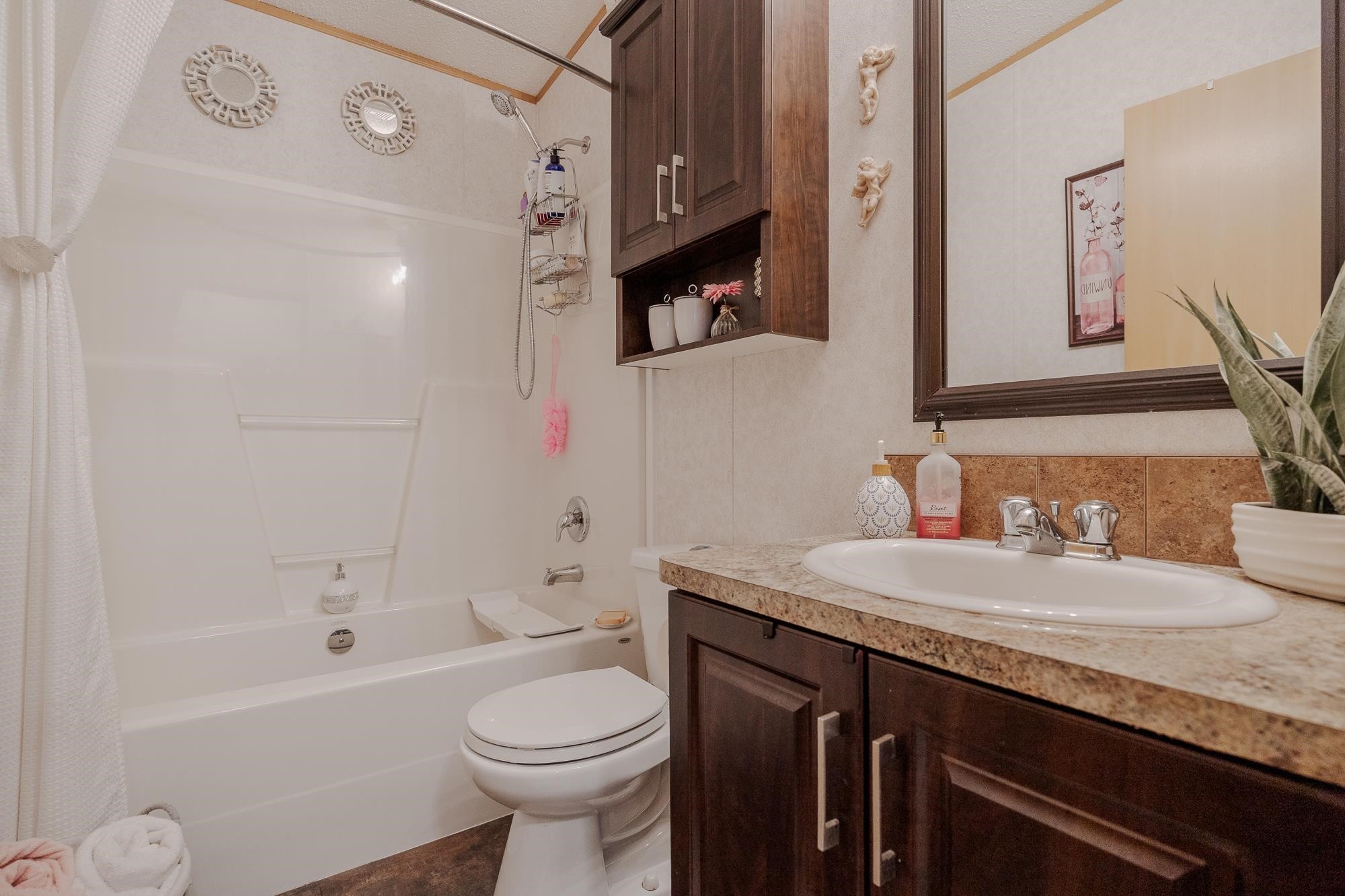 









8220


King George

Boulevard, 19,
Surrey,




BC
V3W 6E1

