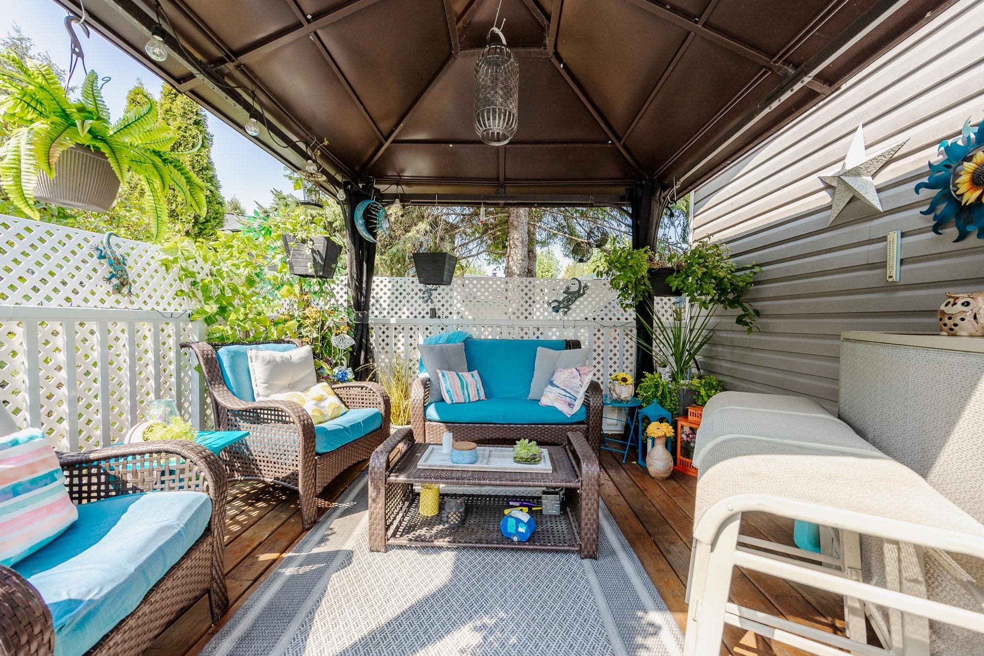 









8220


King George

Boulevard, 19,
Surrey,




BC
V3W 6E1

