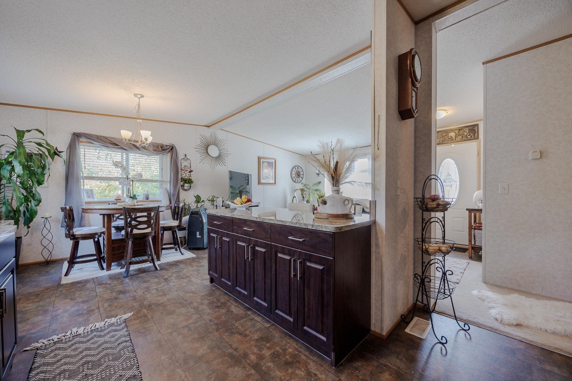 









8220


King George

Boulevard, 19,
Surrey,




BC
V3W 6E1

