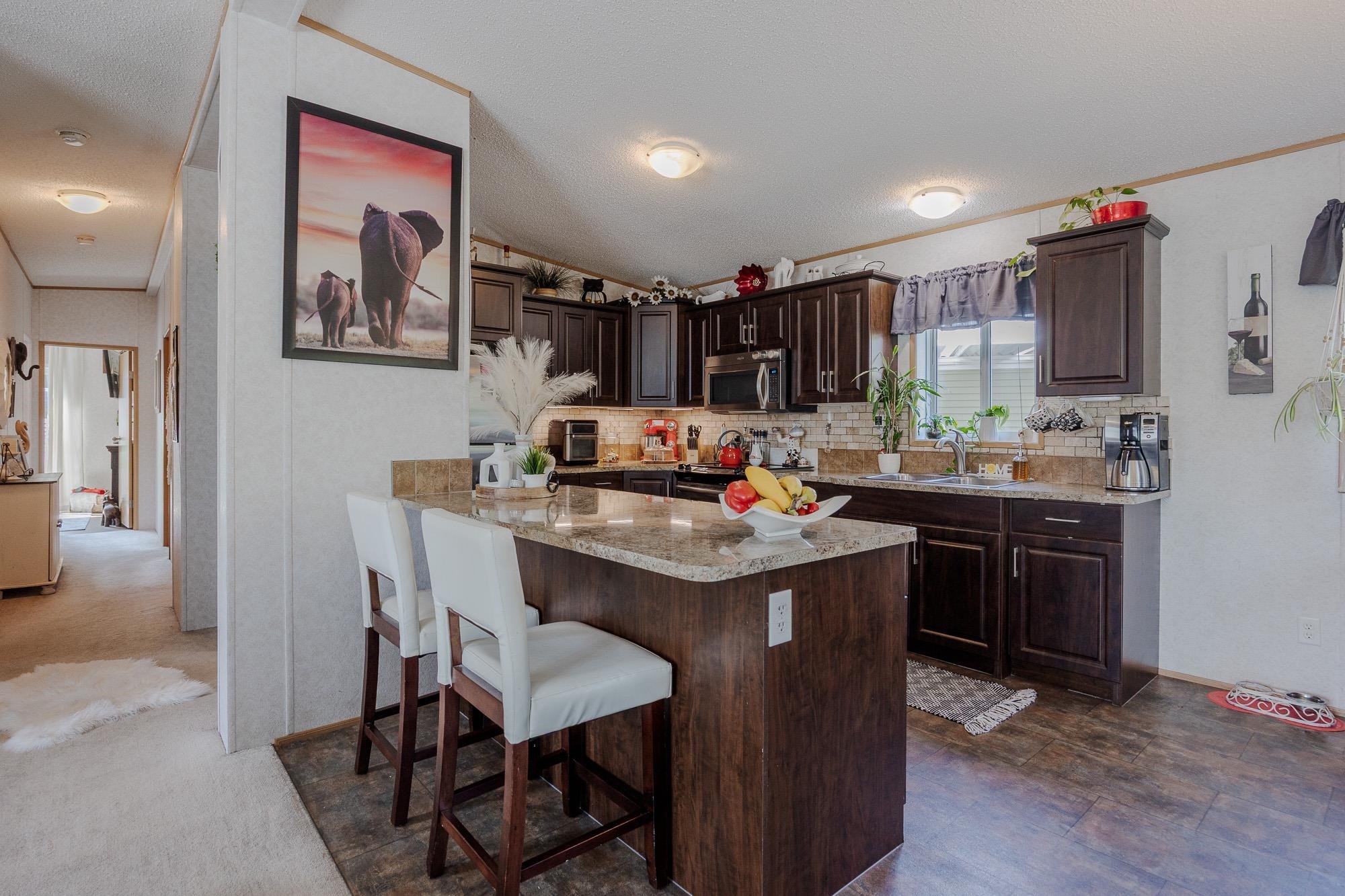 









8220


King George

Boulevard, 19,
Surrey,




BC
V3W 6E1

