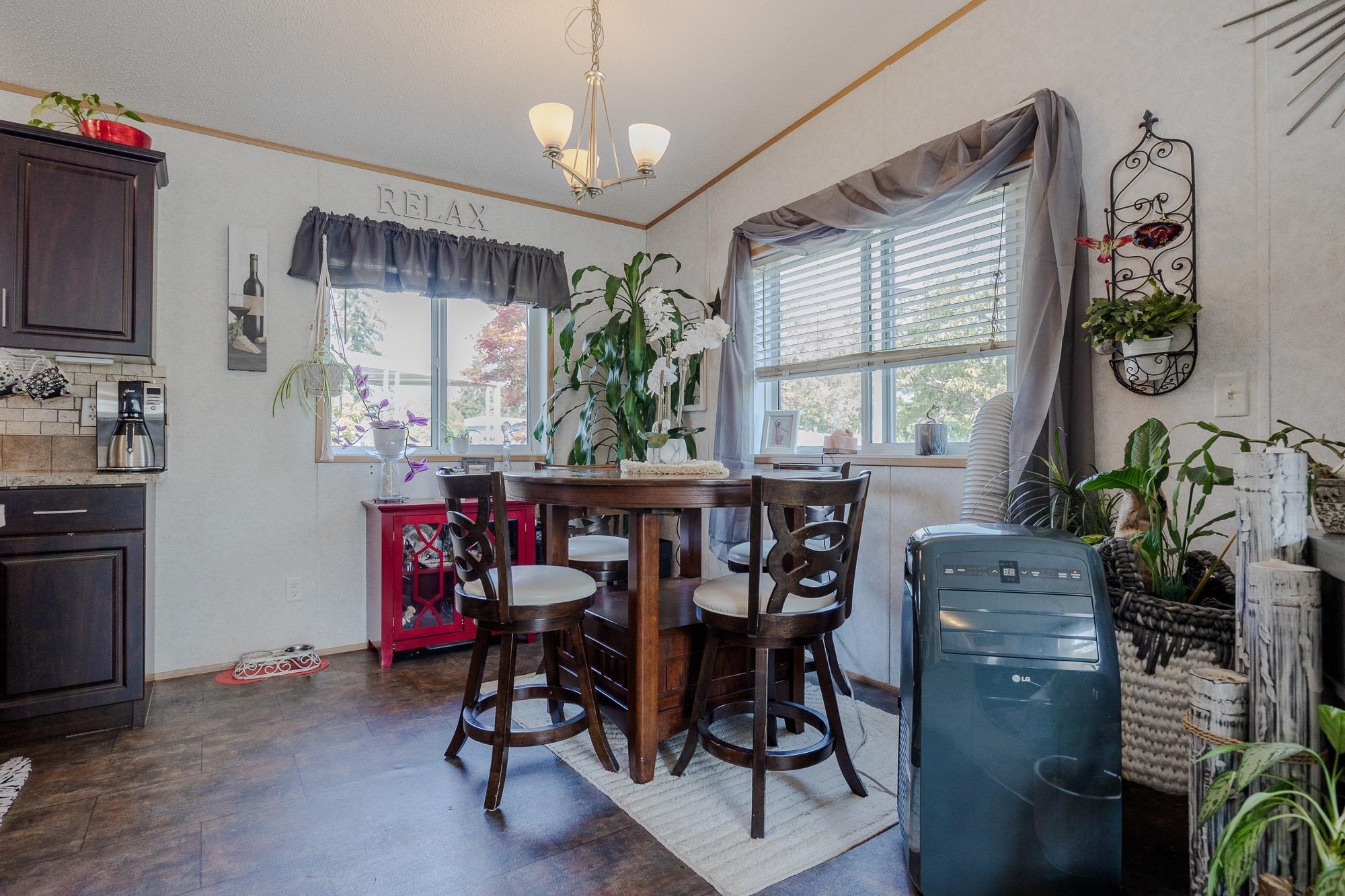 









8220


King George

Boulevard, 19,
Surrey,




BC
V3W 6E1

