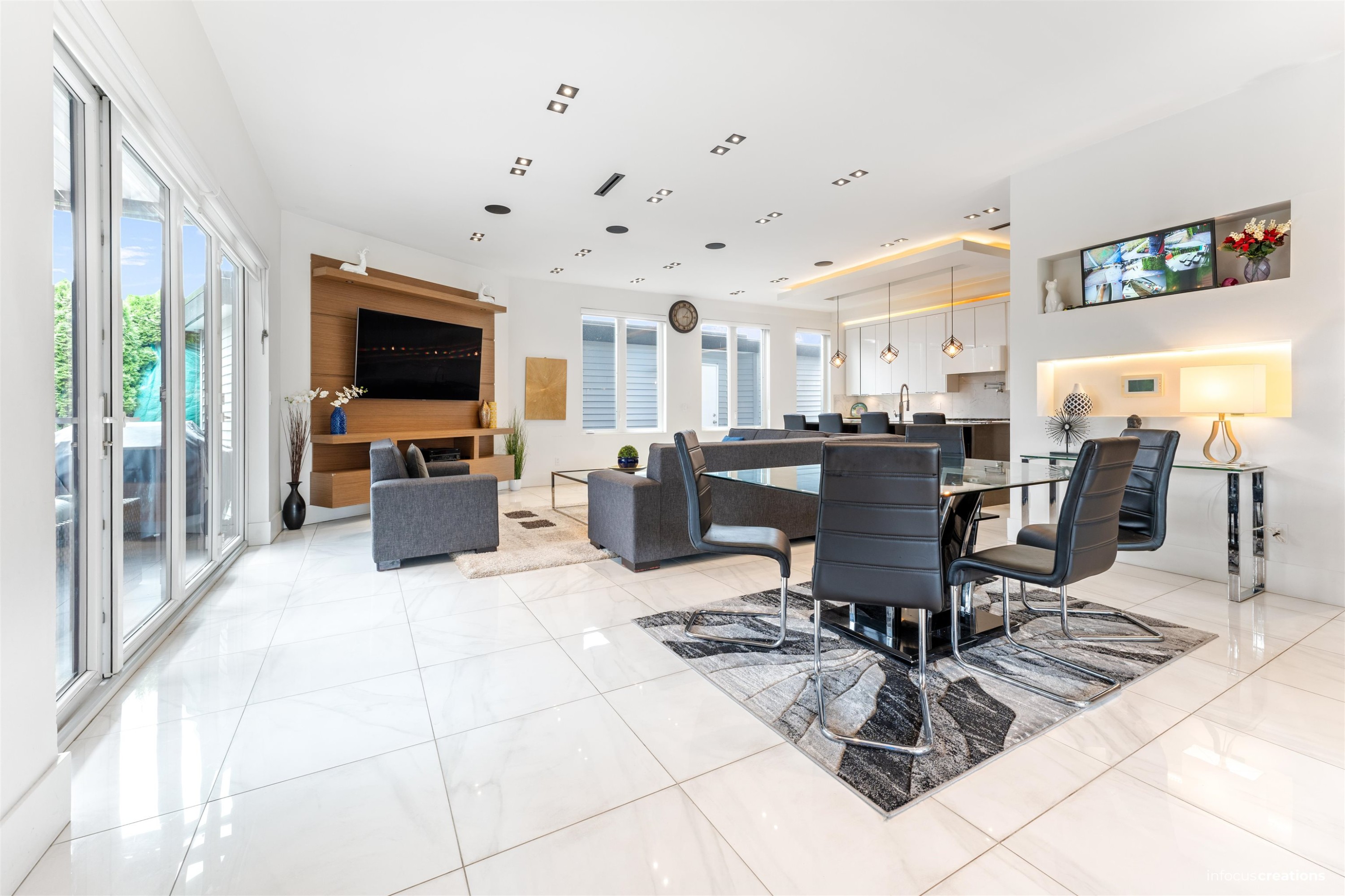 









10078


Mary

Drive,
Surrey,




BC
V3V 3B7

