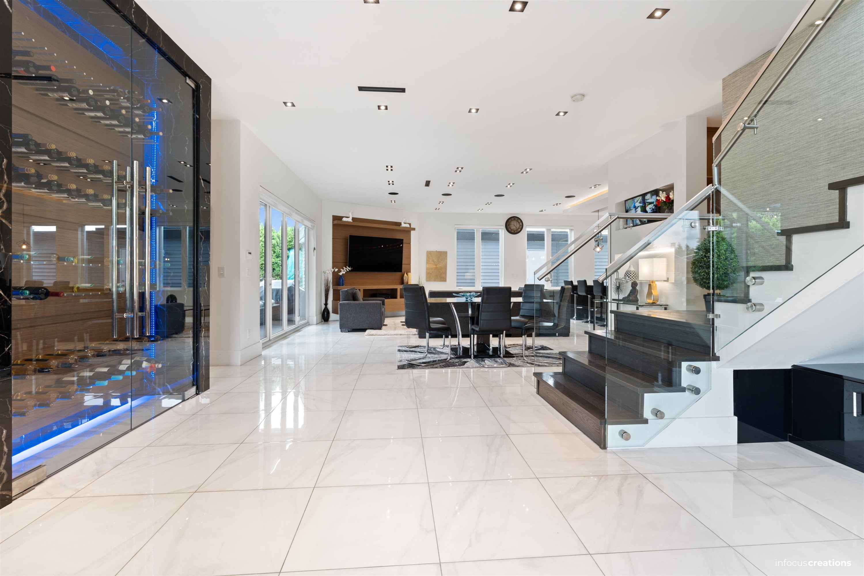 









10078


Mary

Drive,
Surrey,




BC
V3V 3B7

