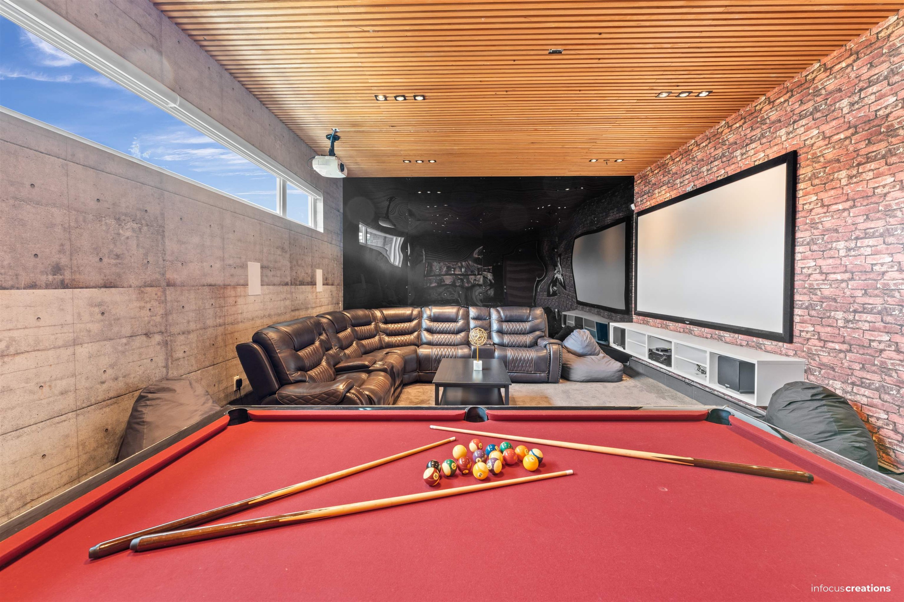 









10078


Mary

Drive,
Surrey,




BC
V3V 3B7

