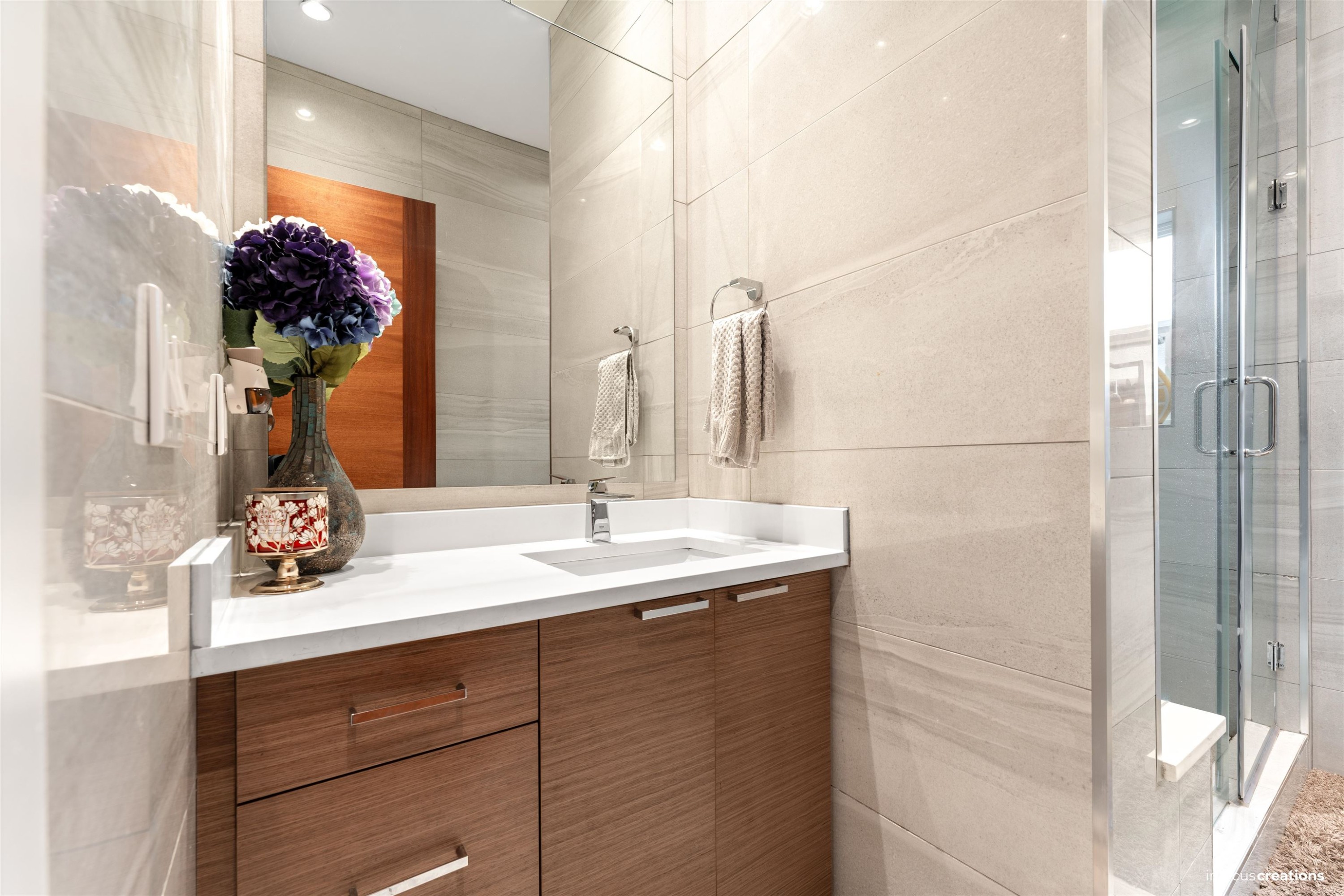 









10078


Mary

Drive,
Surrey,




BC
V3V 3B7

