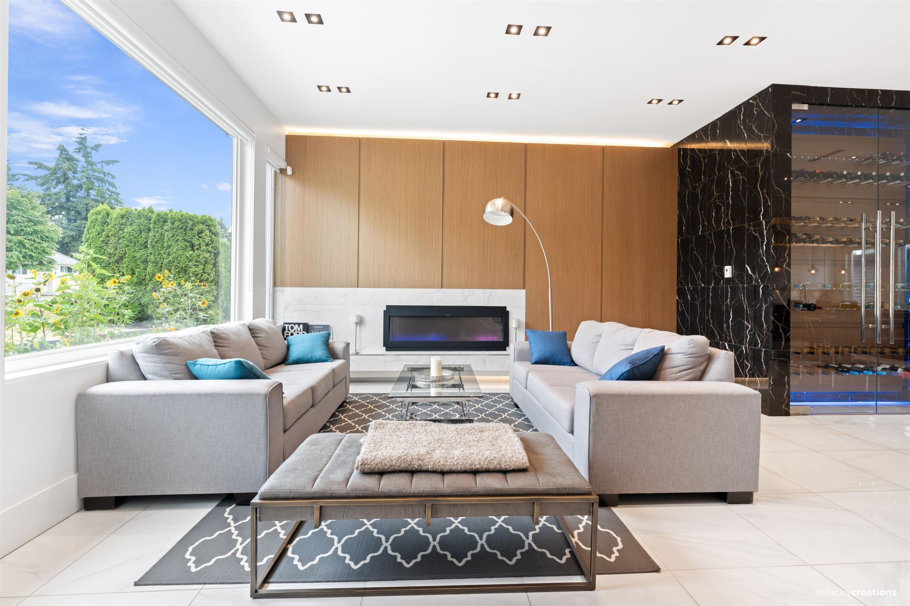 









10078


Mary

Drive,
Surrey,




BC
V3V 3B7

