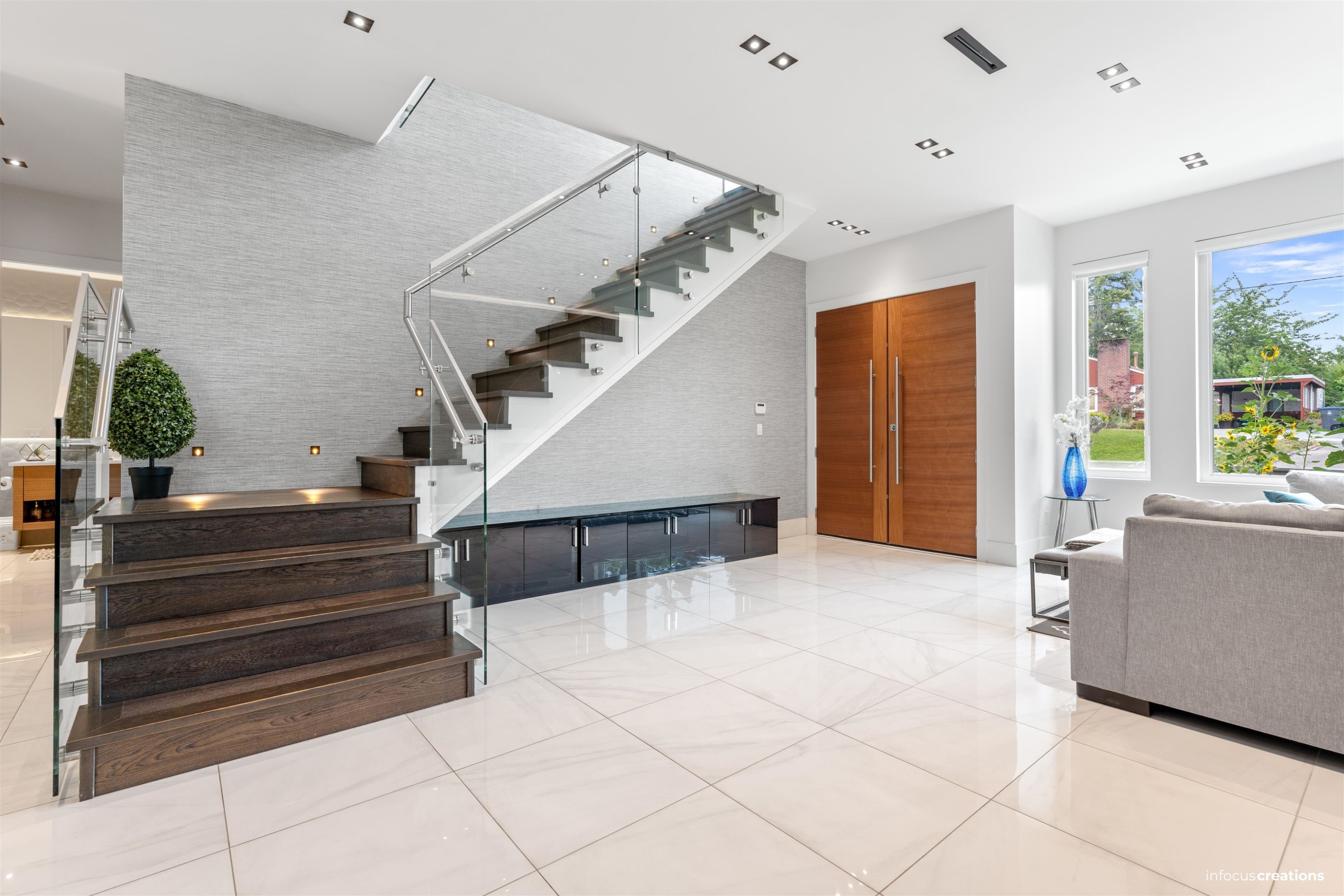 









10078


Mary

Drive,
Surrey,




BC
V3V 3B7

