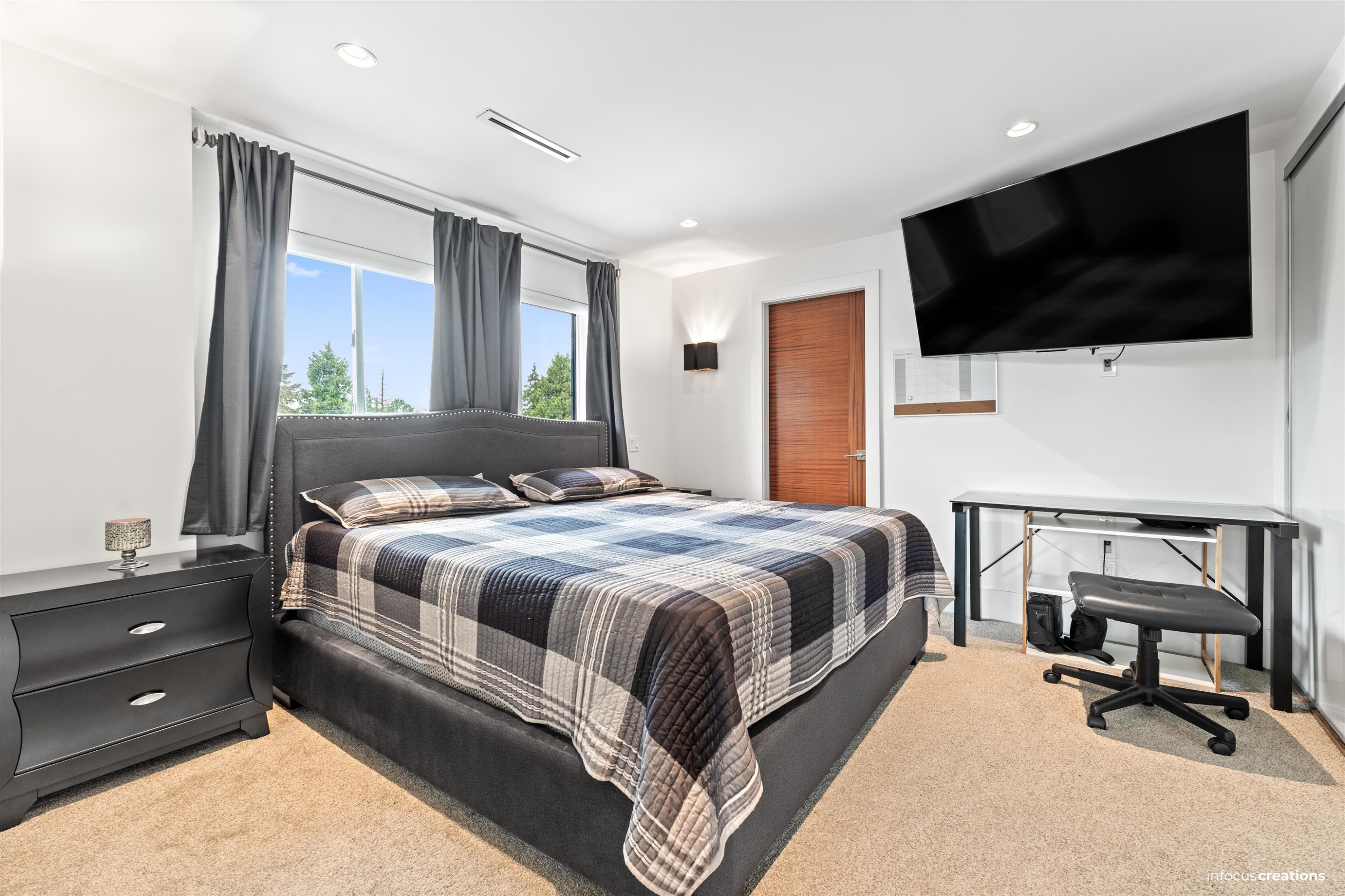 









10078


Mary

Drive,
Surrey,




BC
V3V 3B7

