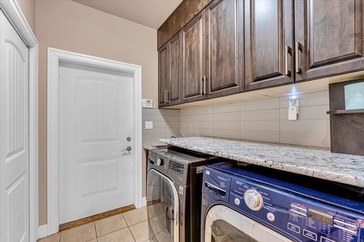 









11655


72

Avenue,
Delta,




BC
V4E 1Z2

