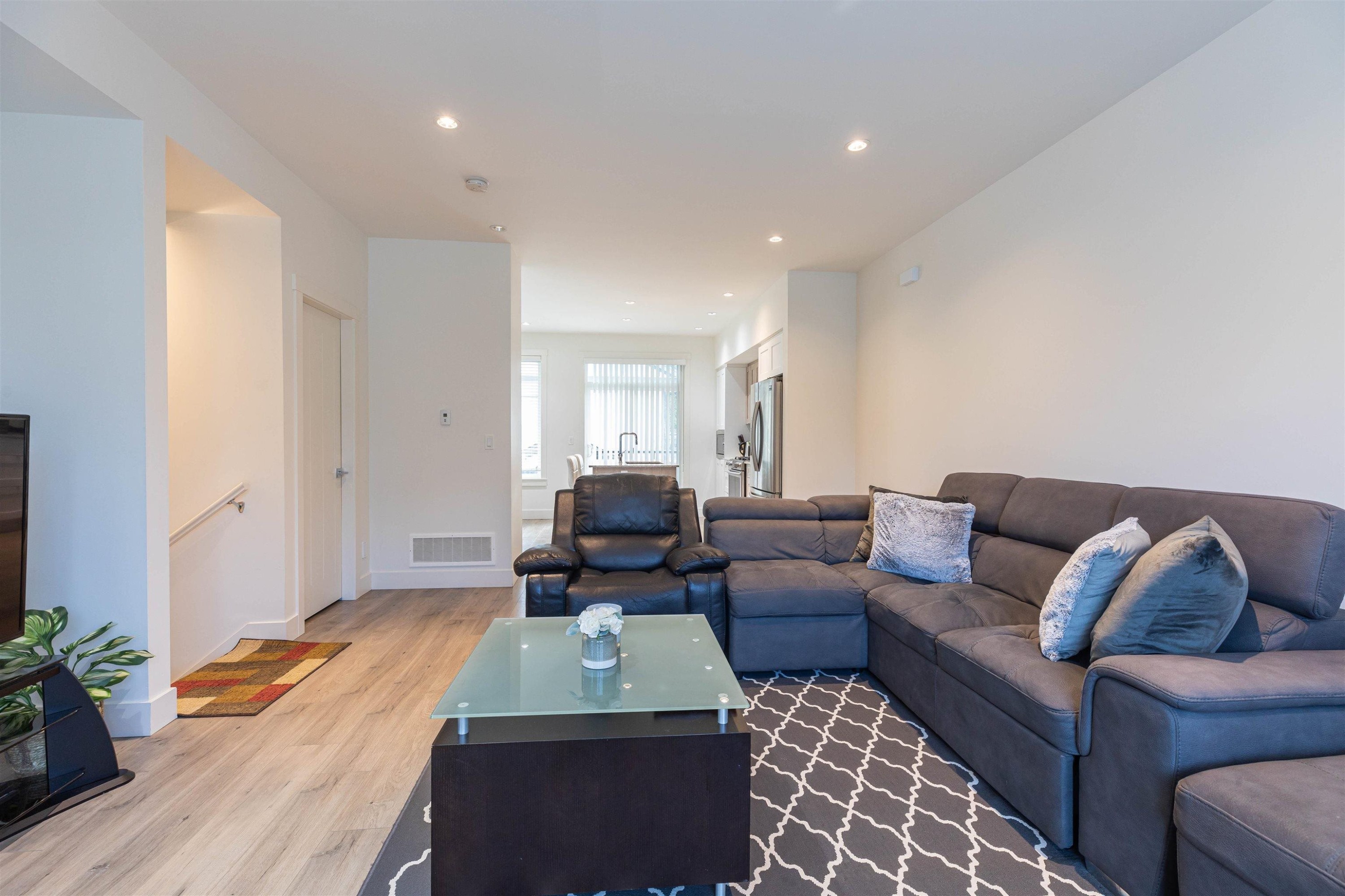 









11188


72

Avenue, 13,
Delta,




BC
V4E 0A5

